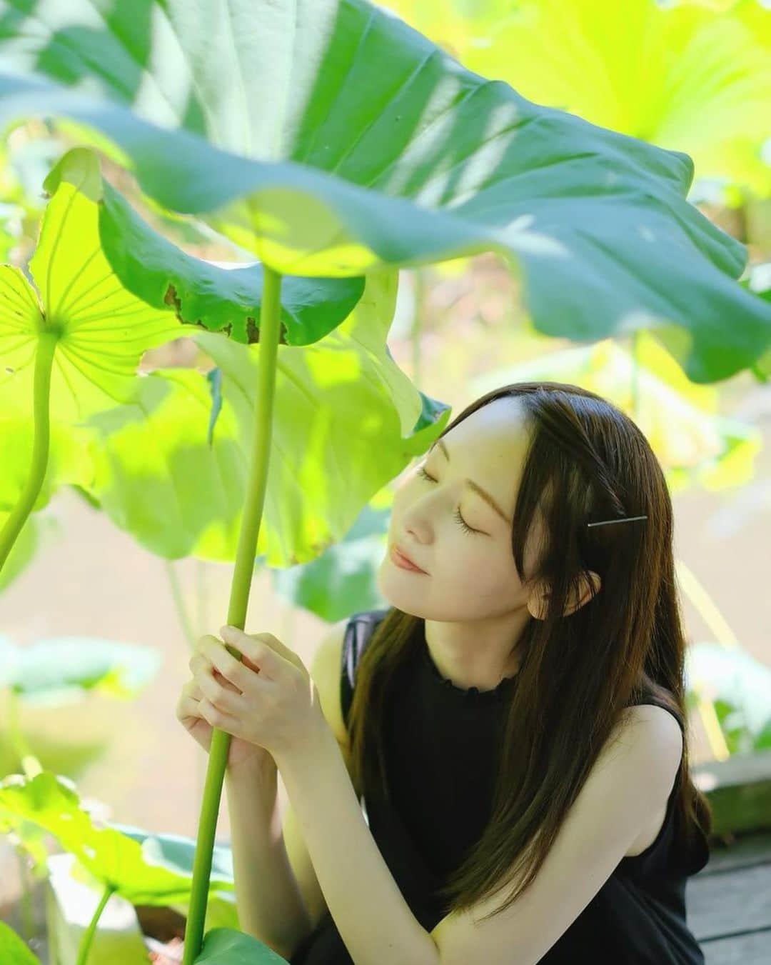 浜田コウさんのインスタグラム写真 - (浜田コウInstagram)「日傘みたいになった🌱  #ポートレート#portraitphotography」9月18日 23時17分 - kou0929