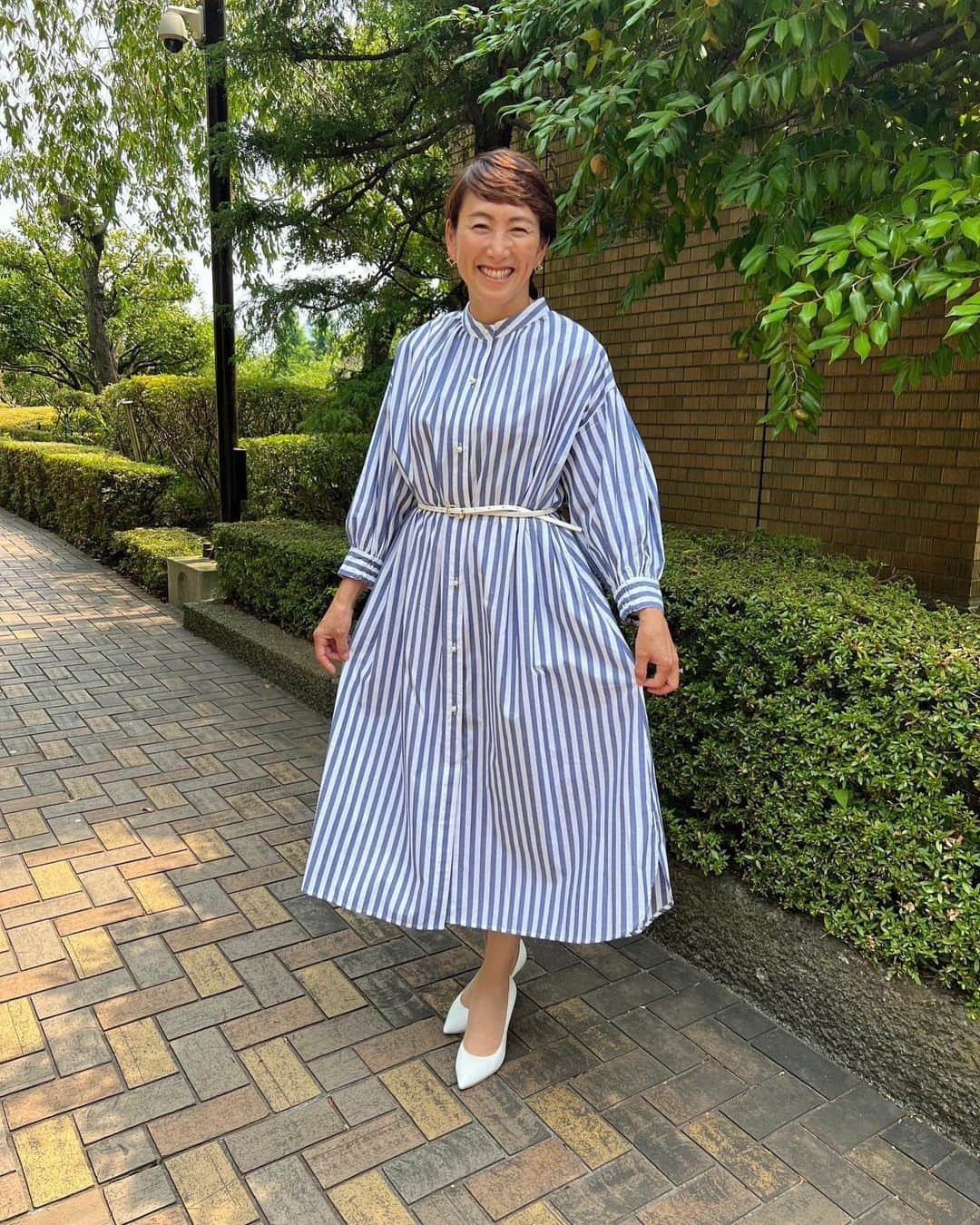 杉山愛さんのインスタグラム写真 - (杉山愛Instagram)「東京都のこども・子育て相談室で 自分の子育てについてお話させて頂いてます🎤 子どもが何歳になっても その時その時で色々悩みや葛藤があり🤔 何がベストなんだろう？って色々考えますが🤔何が正解かは分からない🤔 分からないけど、色々考えた結果、これで行こう‼️と決めたならその時考えるベストを選んだということで、それで良いんだと思うんです💡  それで結果がうまくいかなかったら、また考えて違う方法を考えたり、試したりしながら その時考えられるベターもしくはベストをチョイスする😌  人生はこれの繰り返しで少しずつ成長していければ成功と言えるのではないでしょうか？  #衣装 #久しぶりの衣装 #アップ #ワンピースコーデ #ヘレンチア @herencia_official」9月18日 23時21分 - aisugiyamaofficial