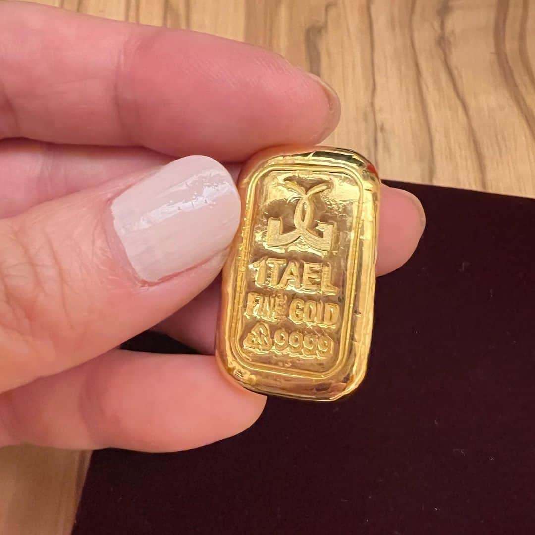 アンバー・アンのインスタグラム：「偶媽送偶的生日禮物😆」