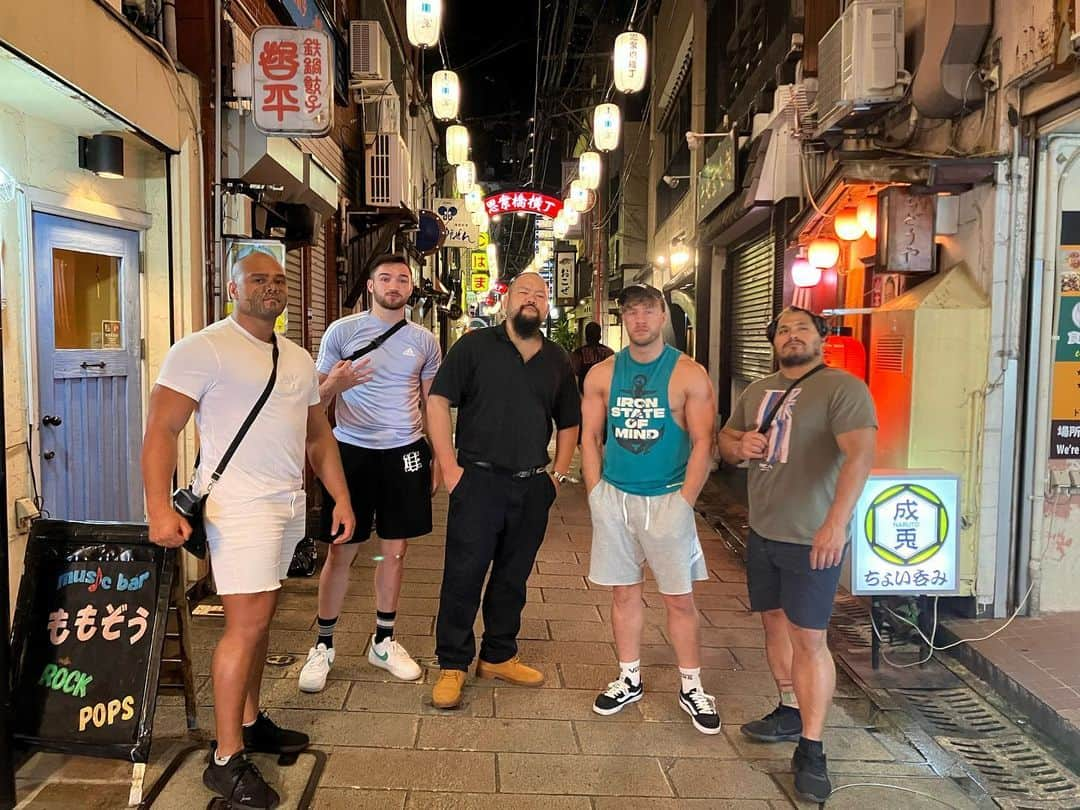 岡倫之さんのインスタグラム写真 - (岡倫之Instagram)「Always fun. If you're with these guys.  長崎市の夜と、控室。  #思衆橋横丁  #スポンサー様  #上田電気工業 @udk5005 @udk5005udk @yuko_k.o @kenichiro_hakariya #ヘッドストリーム #HEADSTREAM #新日本プロレス #ユナイテッドエンパイア #連合帝国  #NewJapanProWrestling #njpw  #UNITEDEMPIRE #ウィルオスプレイ #WillOspreay #ジェフコブ #JeffCobb #HENARE #カラムニューマン  #CallumNewman」9月18日 23時27分 - great_o_khan