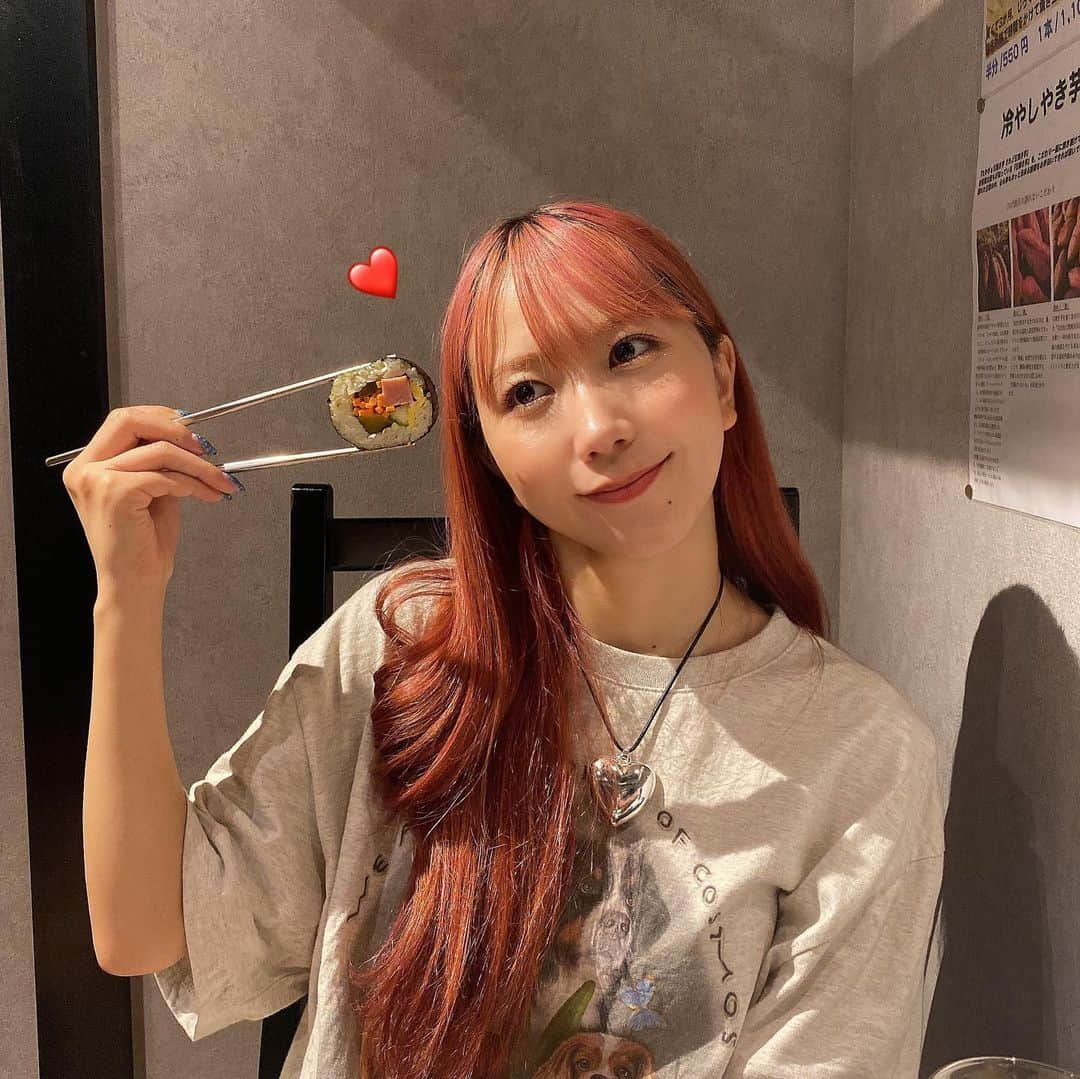 杉山優華のインスタグラム：「🇰🇷🇰🇷🇰🇷 . . . . 韓国料理屋さんの「ソンマ」行ってきたよ☺️ ナムル、ニラチヂミ、ヤンニョンテジコギ、野菜キンパ、アイスクリームをいただきました☺️🇰🇷🇰🇷 . . ヤンニョンデジコギ美味しかったな〜盛りだくさんだからキンパ巻き食べきれなくて、包んでいただきました😳✨ 次の日食べても美味しくて幸せだった🐶 . . 是非行ってみてね🇰🇷✨ . .  PR @sonma_220901 #西荻窪グルメ #西荻窪居酒屋 #西荻窪ディナー #西荻窪飲み #西荻 #西荻グルメ #西荻窪ごはん #西荻さんぽ」