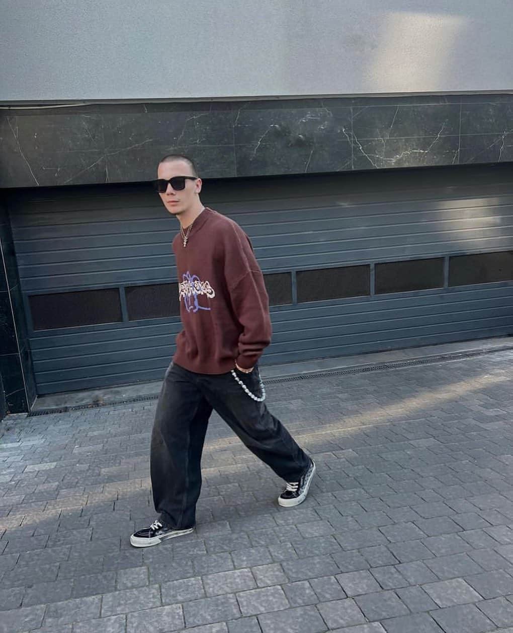 LOCAL HEROESのインスタグラム：「Walkman 🚶🏻‍♂️/ @aleksss_klein in LH Tag Sweater」