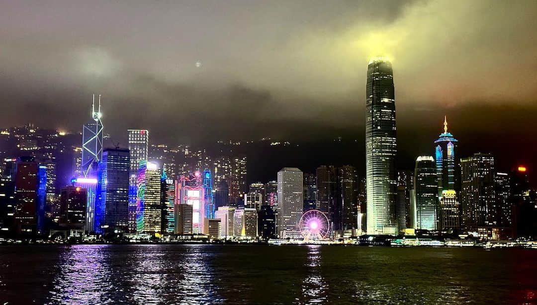 松山奈未のインスタグラム：「. . 📍Hong Kong   #100万ドルの夜景」