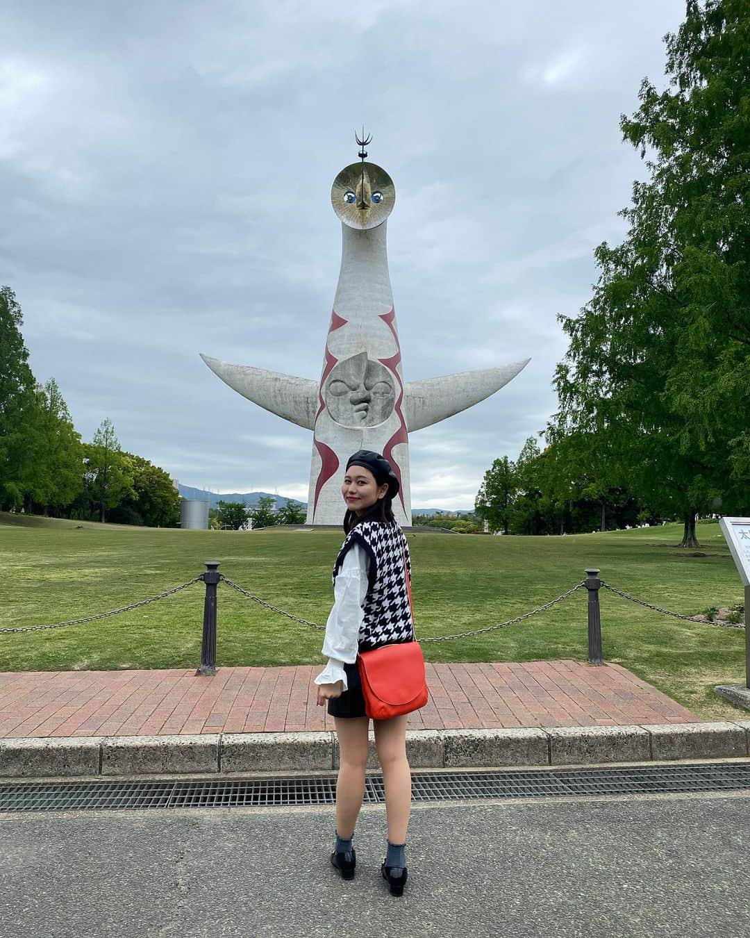 あゆたびさんのインスタグラム写真 - (あゆたびInstagram)「🌞 太陽の塔コレクション‼️  #太陽の塔 #岡本太郎 #岡本太郎ペン #大阪 #万博公園 #大阪万博 #EXPO70 #1970 #とんでもねぇX脚 #태양의탑 #오사카 #엑스포70 #오사카엑스포 #오사카만박공원」9月19日 0時17分 - ayutabi_25