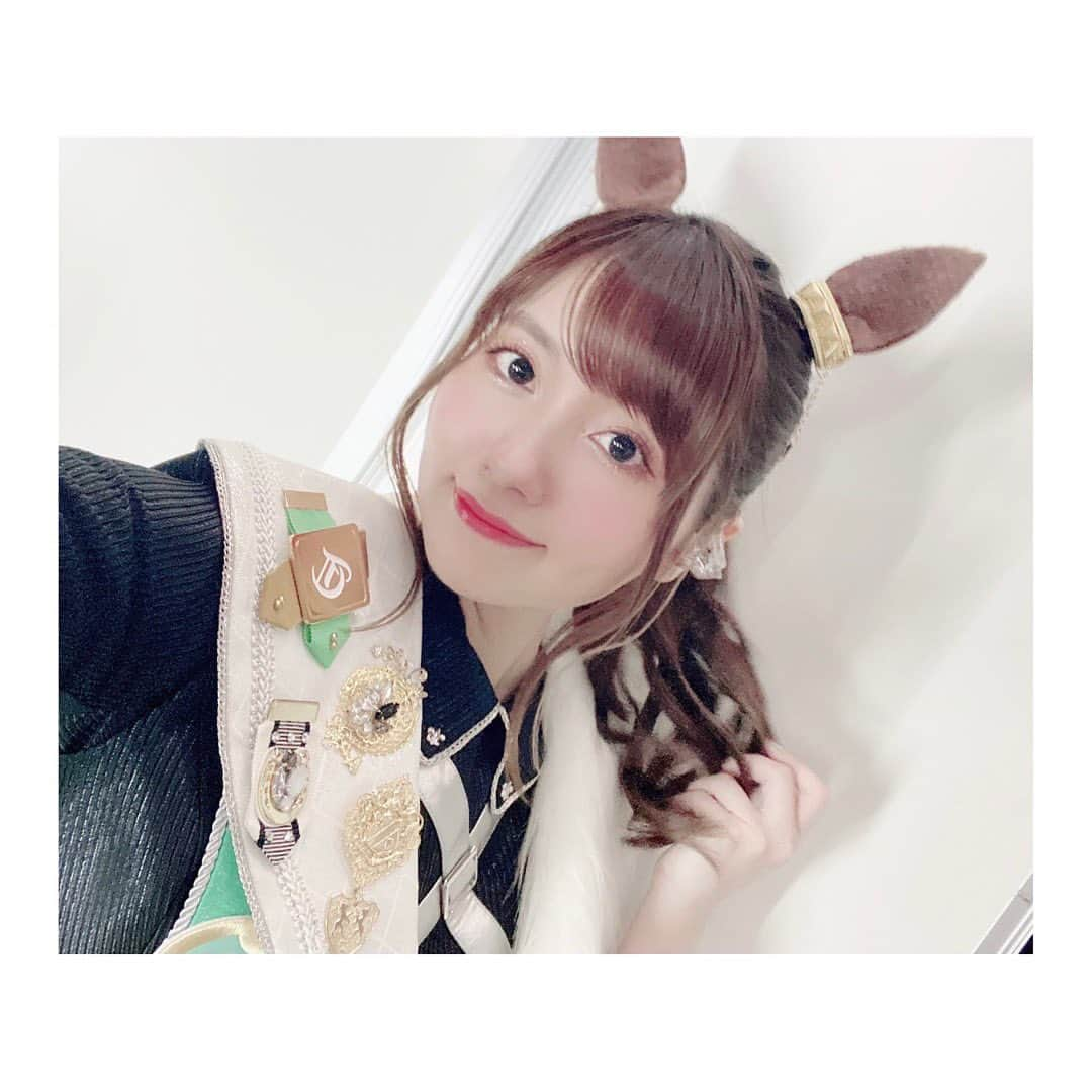 のぐちゆりさんのインスタグラム写真 - (のぐちゆりInstagram)「#ウマ娘5th名古屋d2  ゴールイン！🐎💚  現地でも配信でも、応援してくれた全てのトレーナー！ありがとう☺️  ステージからパーマーのグッズを掲げて応援してくれてるトレーナーをたっくさん発見して、本当に嬉しかったです……🥹 手ぶんぶん振っちゃったよね🫶  そして今回の衣装…なんとパーマーはロングパンツ😳 確かにパーマーは絶対似合うけど私は大丈夫か……？ って不安だったんだけど…… 自分の中で、パーマーだったらブーツインっしょ！！！ってピンときたから自信持って着ました🤟笑 どう？イケてた？😎  前回のWISH公演とはまた違った、たくさんの魅力が詰まったGAZE公演でした！💃 最高の仲間と、トレーナーと！また走り続けられるようにがんばります！🐎  #ウマ娘 #ゲームウマ娘 #メジロパーマー」9月19日 0時27分 - chan_yuyu_ri