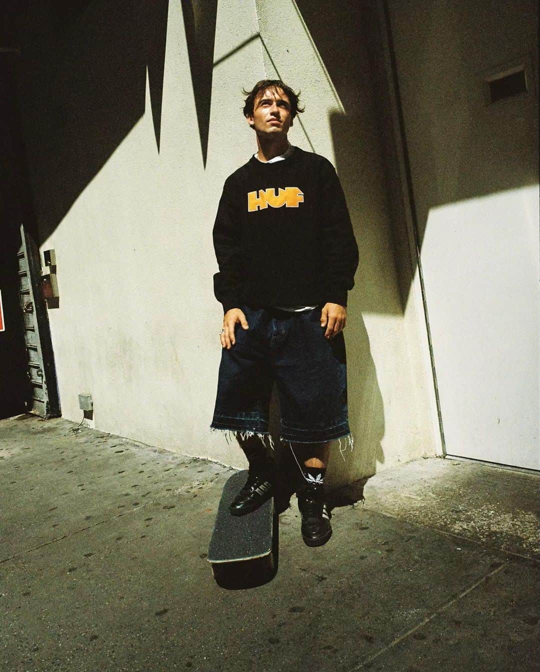 エフティーシーのインスタグラム：「FTC NYC X @hufworldwide HUFTC OG Logo Crewneck Available Online and In-Store Now • 216 Avenue A, NY 🏙️ Photos by @la_melancolia #ftc #ftcskateboarding #forthecity #ftcsanfrancisco #ftcjp #ftctokyo #ftcnagoya #ftcosaka #ftcnewyork」
