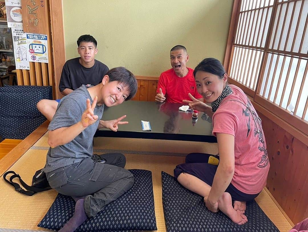 平山ユージさんのインスタグラム写真 - (平山ユージInstagram)「幸せの黄色いお家🏠 小鹿野にある我々のBase Camp💛  Happy yellow house🏠 Our base camp in Ogano💛  #幸せの黄色いお家 #kenthechief #ogano #小鹿野町 #ベースキャンプ小鹿野 #tnfjp #ザノースフェイス #neverstopexploring」9月19日 1時11分 - yuji_hirayama_stonerider