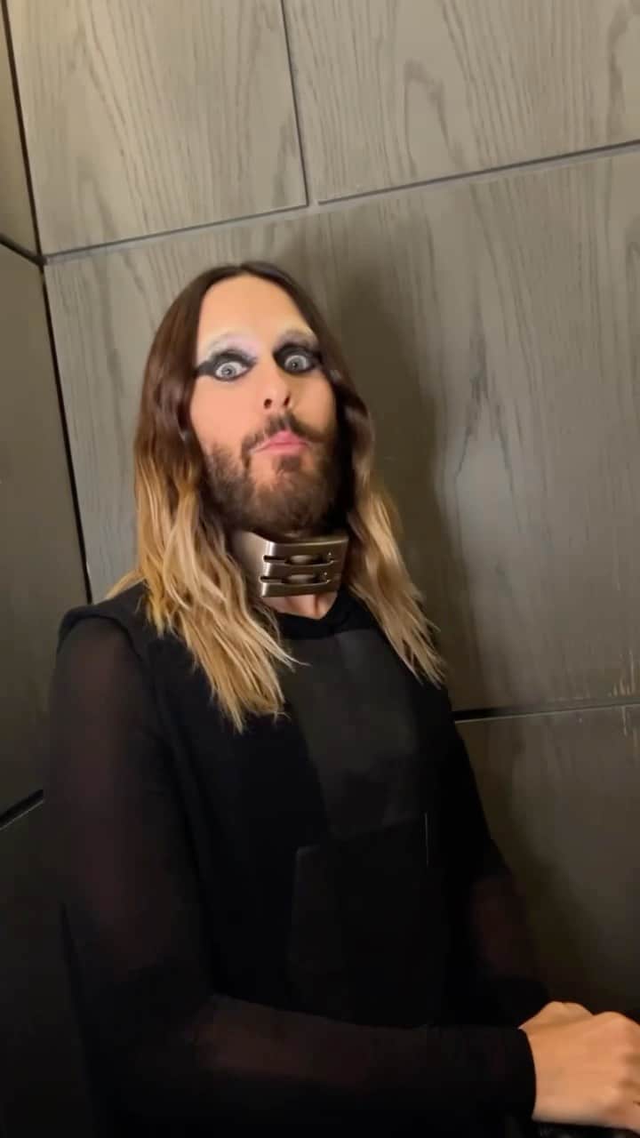 ジャレッド・レトのインスタグラム：「🖤 💋」