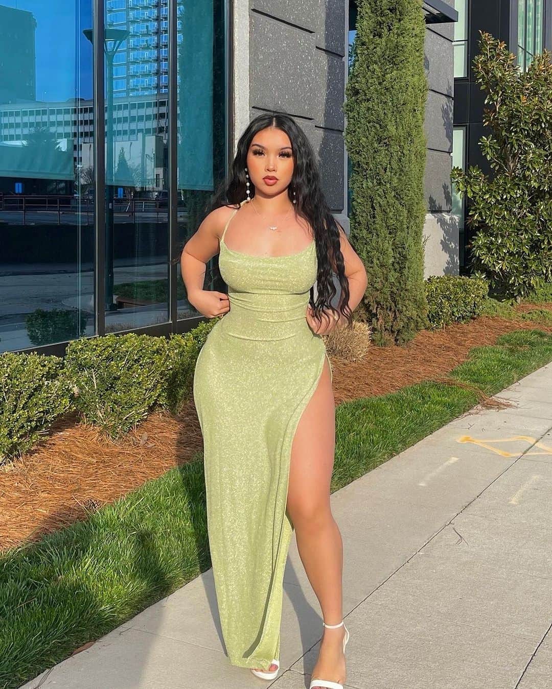 SHEINのインスタグラム：「Talk about being the apple of our eye 😍 @julianarmah is embracing her sweet side in sparkly candy apple green 🍏✨   Shop Similar 🔎 16730377  #SHEIN #SHEINforAll #SHEINstyle #fashion #chic」