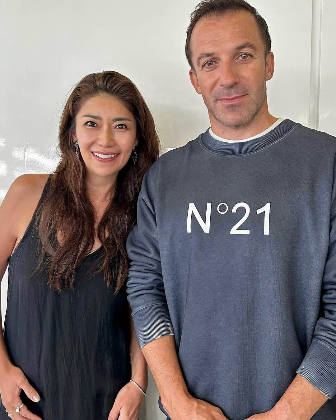 Taki Tanakaのインスタグラム：「#fashionshooting of #N21 w/ @alessandrodelpiero   昨日は朝から#エスクァイア @esquirejapan の撮影がありました。 モデルはサッカー⚽️レジェンド#アレッサンドロデルピエロ さん。  全6ルックすべて @numeroventuno で。さらっと着こなして、とても格好良かった。 インタビューも取ったのですが、素敵なことをたくさん語って下さりました。 「一番大切なことは情熱と、圧倒的な努力。」 スーパースターの口から発せられた言葉は重みが違います。ぐっときました。  10月初旬に公開予定のesquire.com をどうぞお楽しみに！  Photo by @makotonakagawa #巨匠 まこちゃん。  #alessandrodelpiero  #デルピエロ #delpiero  #football  #soccer @iza_official  #izastagram」