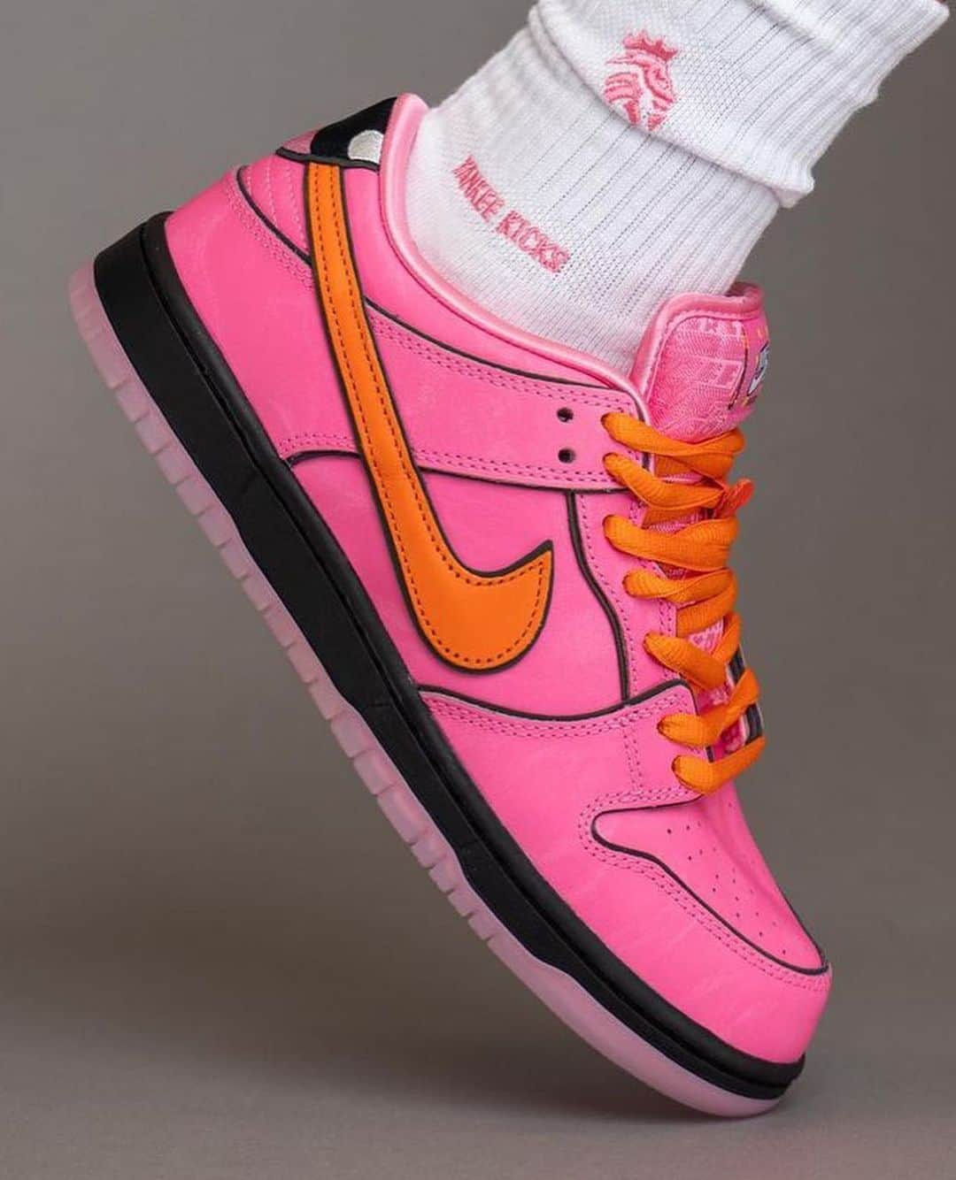 Nice Kicksさんのインスタグラム写真 - (Nice KicksInstagram)「Does “Blossom” have a 🔥 Nike SB Dunk Low colorway? 🤔🩷  LINK IN BIO for more info 📲 📸: @yankeekicks」9月19日 11時58分 - nicekicks
