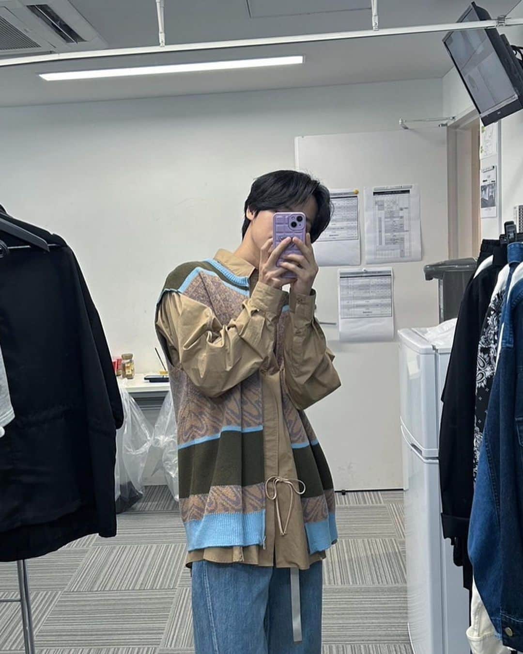 カラムのインスタグラム：「✌️」