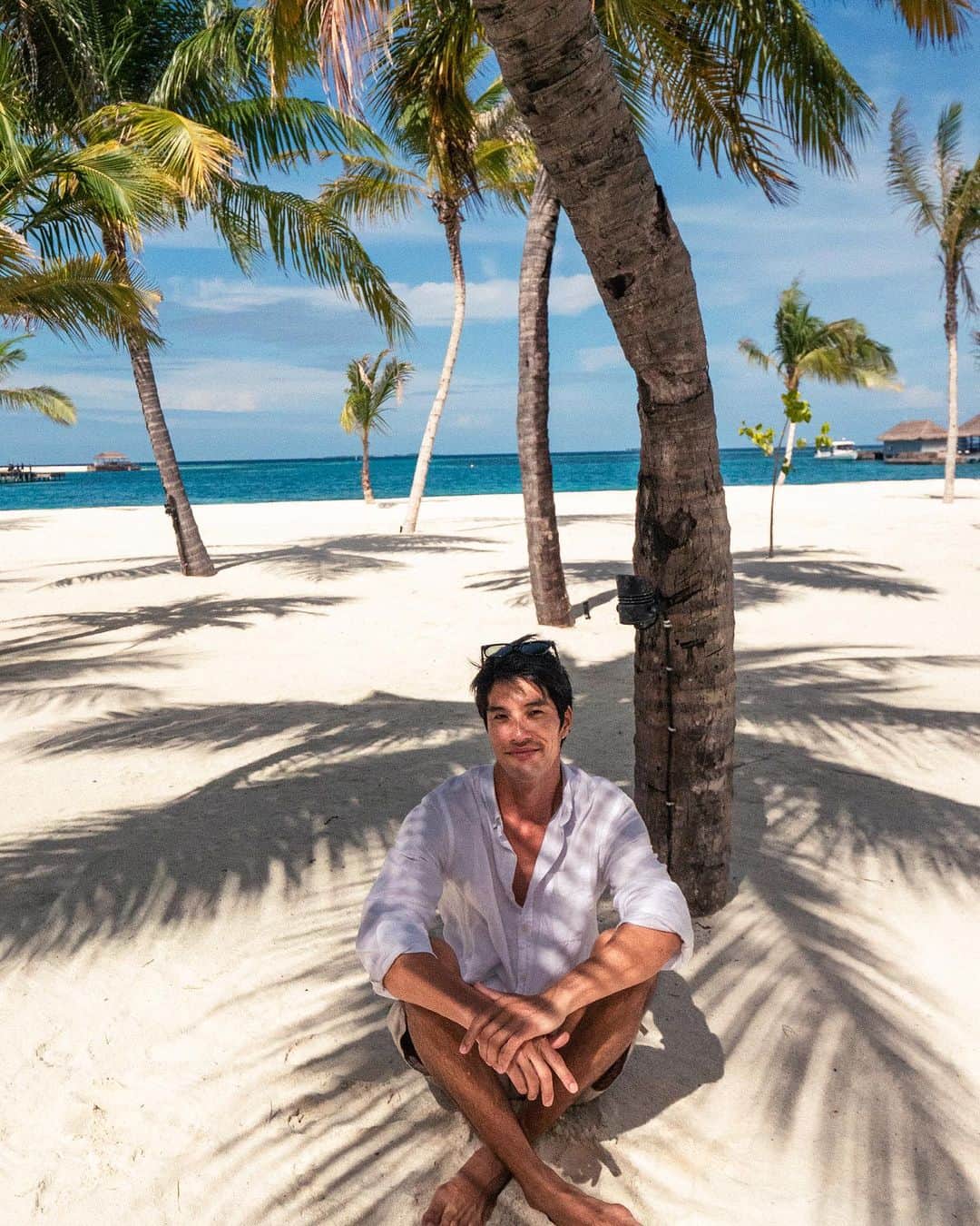 八代健のインスタグラム：「Maldives Trip 💙 Filled with relaxation and inspiration #maldives #beachlife #sixsenseskanuhura #sixsenses」