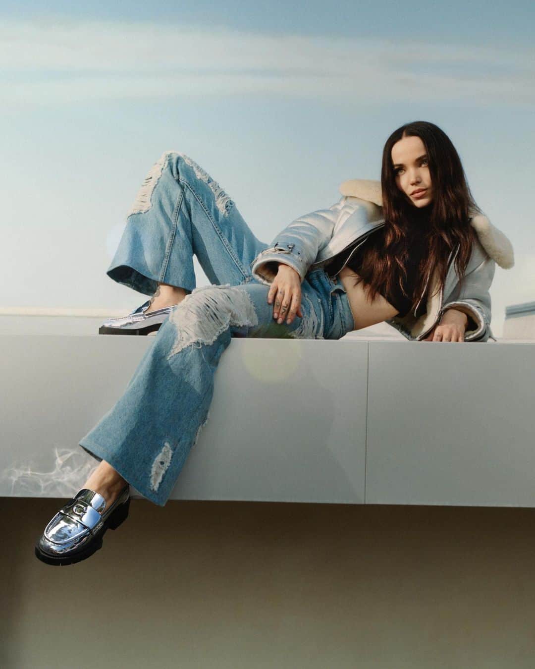 コーチのインスタグラム：「PSA: being true to you inspires others to be their real selves, too. (The more you know… 🌠)   #WearYourShine. Our Fall 2023 story is a call to resist your inner critic and show your most confident self.   Starring: #DoveCameron Photographer: @joshuawoods Stylist: @gabriellak_j Production design: Christian Stone Hair: @jacobrozenberg Makeup: @kaleteter Nails: Mel Lolli  #CourageToBeReal #CoachNY」