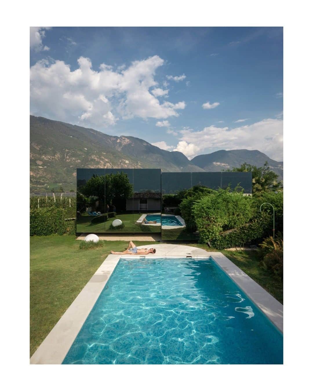 Airbnbのインスタグラム：「Plenty of space to practice your cannonballs.  🏡 Mirror House North 📍 Bolzano, Italy」