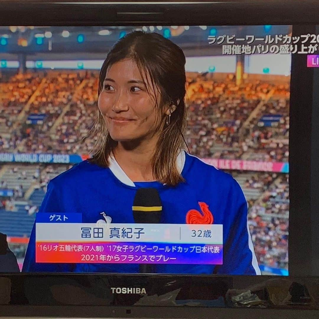 富田真紀子さんのインスタグラム写真 - (富田真紀子Instagram)「Rugby World Cup ✖️NHK #初めてのサイドライン #同時通訳なくなったミックスゾーン #急遽1人で同時通訳 #初めてのフランス語質問 #カタコト日本語   こんな仕事させていただいていることが信じられないし、失敗ばっかりだけど、こんな機会に心から感謝して、もっと選手の素晴らしさを伝えられるようになりたいです。  #ポー日記」9月19日 4時07分 - makikotommy