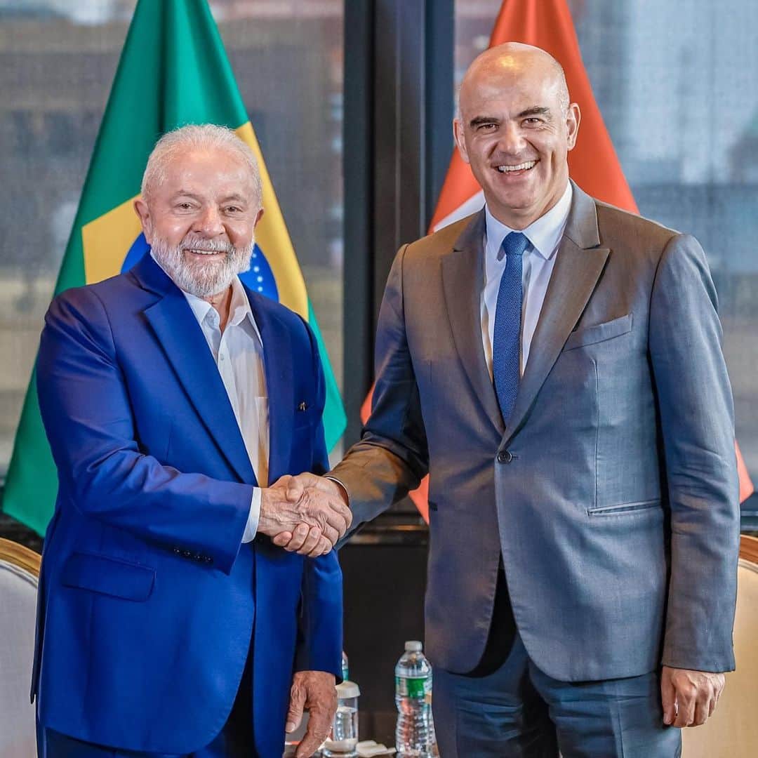 ジルマ・ルセフのインスタグラム：「Hoje, o presidente @lulaoficial teve um encontro com o presidente da Confederação Suíça, @alain.berset, para falar sobre o avanço das relações comerciais do Mercosul com a Suíça e sobre a cooperação entre os nossos países, em especial nesse momento em que o Brasil preside o G20. 🇧🇷🇨🇭  📸 @ricardostuckert」
