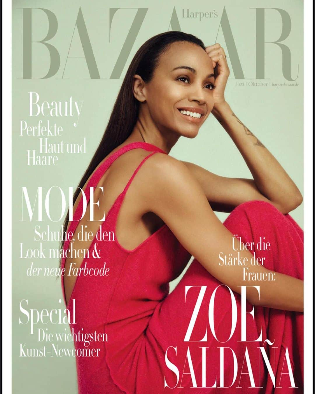 ゾーイ・サルダナさんのインスタグラム写真 - (ゾーイ・サルダナInstagram)「Thank you @harpersbazaargermany and @fendi for this beautiful cover ♥️  Editor: @kaimargrander Photographers: @sofiaandmauro Writer: @marlene_soerensen  Stylist: @petraflannery Hair: @thebradylea Make-up: @makeupbyvera7 Manicure: @y.azzyyfr  Set design: @antoinedugrandc」9月19日 4時40分 - zoesaldana