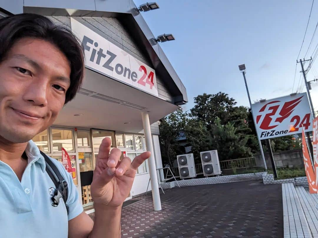 大和ヒロシさんのインスタグラム写真 - (大和ヒロシInstagram)「おはようございます！  本日は #FitZone24南子安店 にてまずは「背中」の日！  そして、大和ヒロシ後援会事務所前では、 わんだーカフェさんがご出店くださいます！  また一日、全力で、盛り上がっていきましょう！  さあ、今日も、やるぞ！ 努力に勝る力なし！」9月19日 5時15分 - yamatohiroshi