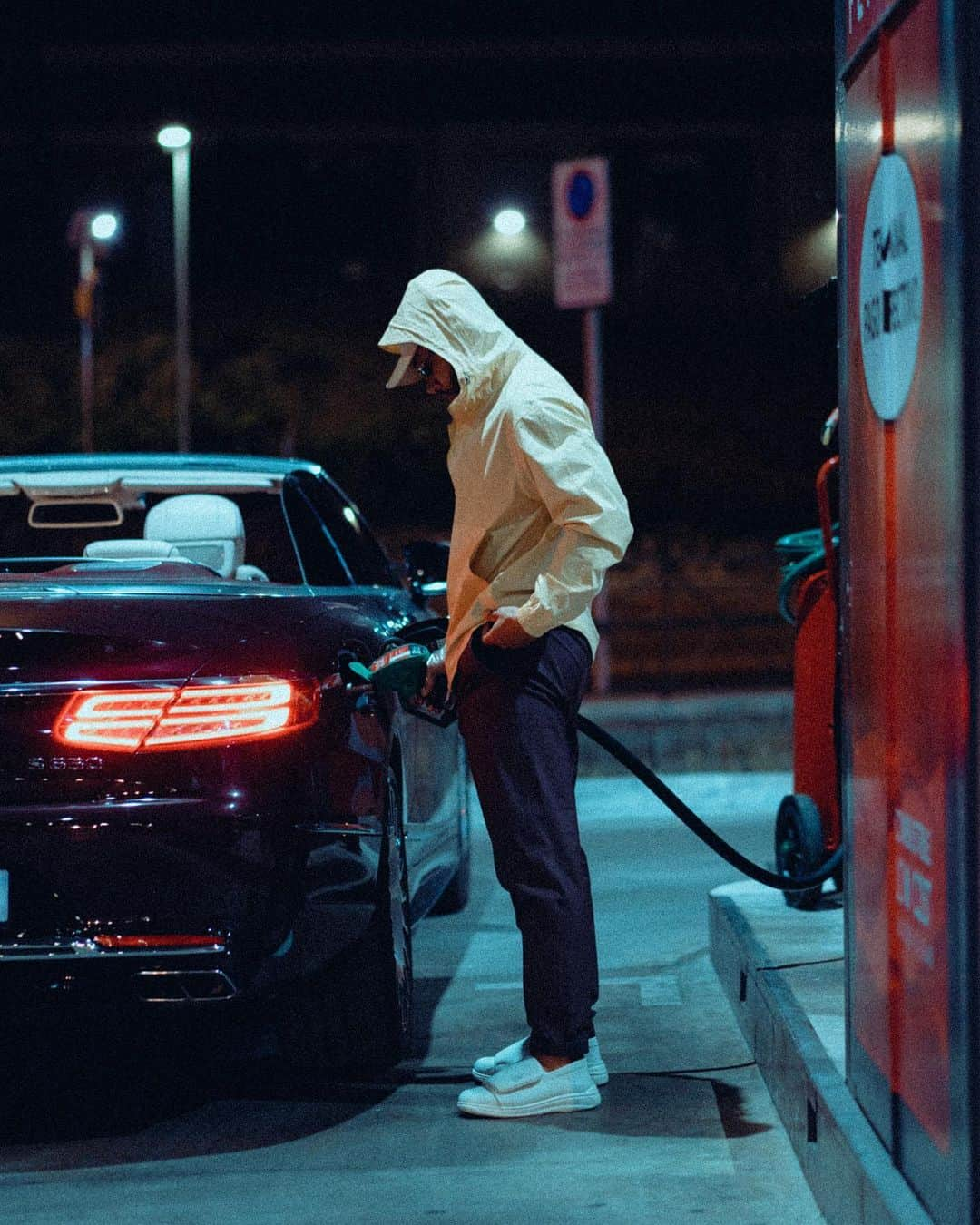 メンフィス・デパイさんのインスタグラム写真 - (メンフィス・デパイInstagram)「Bitches thirsty ⛽️ 6.0L」9月19日 5時53分 - memphisdepay