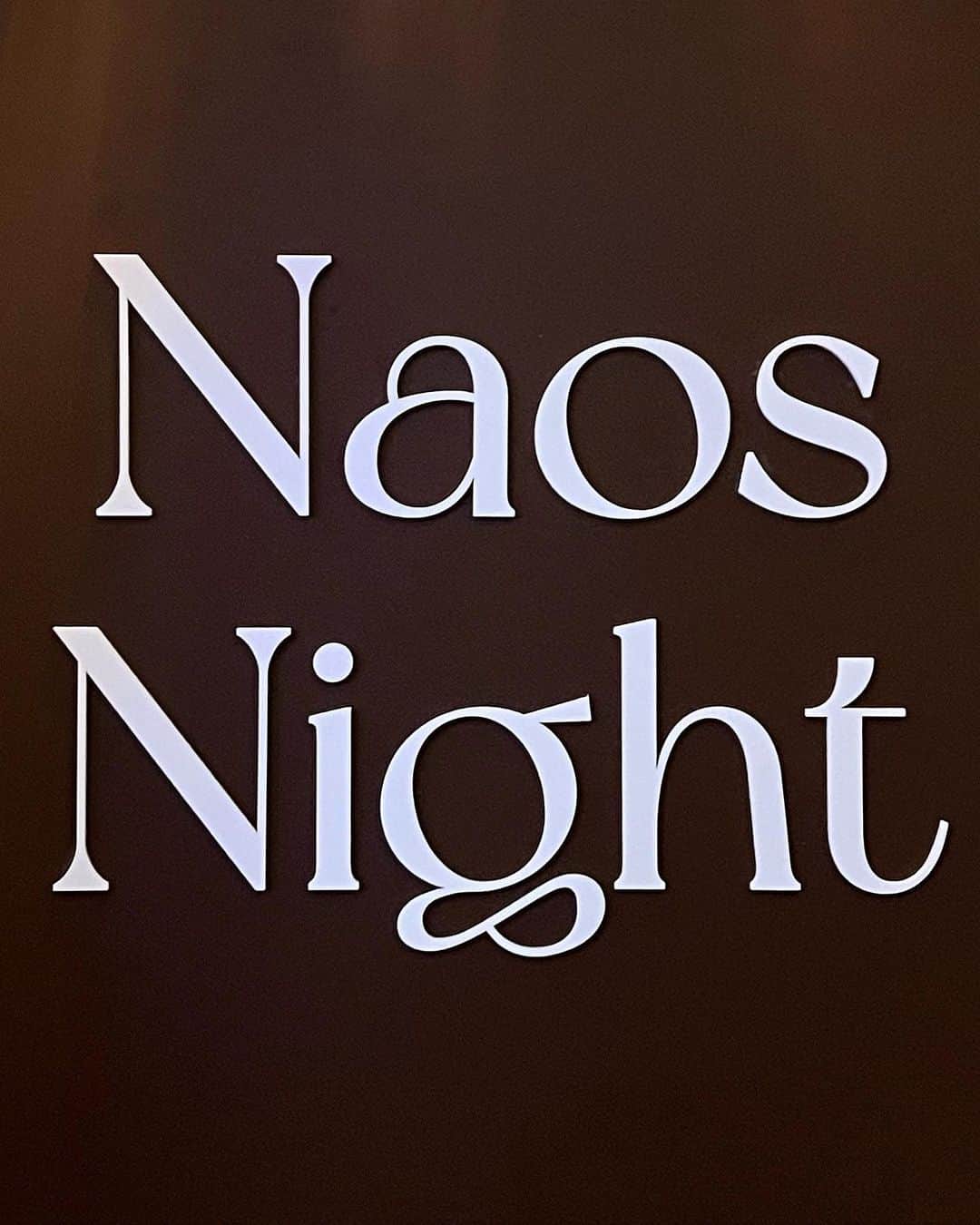 キム・ヒョングォンのインスタグラム：「@naos_night  Pub & Cafe   1F-2F, 야외 테라스, 프라이빗 룸 공간과 다양한 음식과 술 그리고 커피로 이루어진 Naos night 방문해 주셔서 좋은 시간 보내주시면 감사하겠습니다🙏  NAOS Apgujeong ro 54gil 4, Seoul  1F-2F Pub & Cafe & Cooking 수 - 일 : 9PM - 5AM (OPEN / CLOSE) 1F-2F-Room 예약,대관 문의 DM」