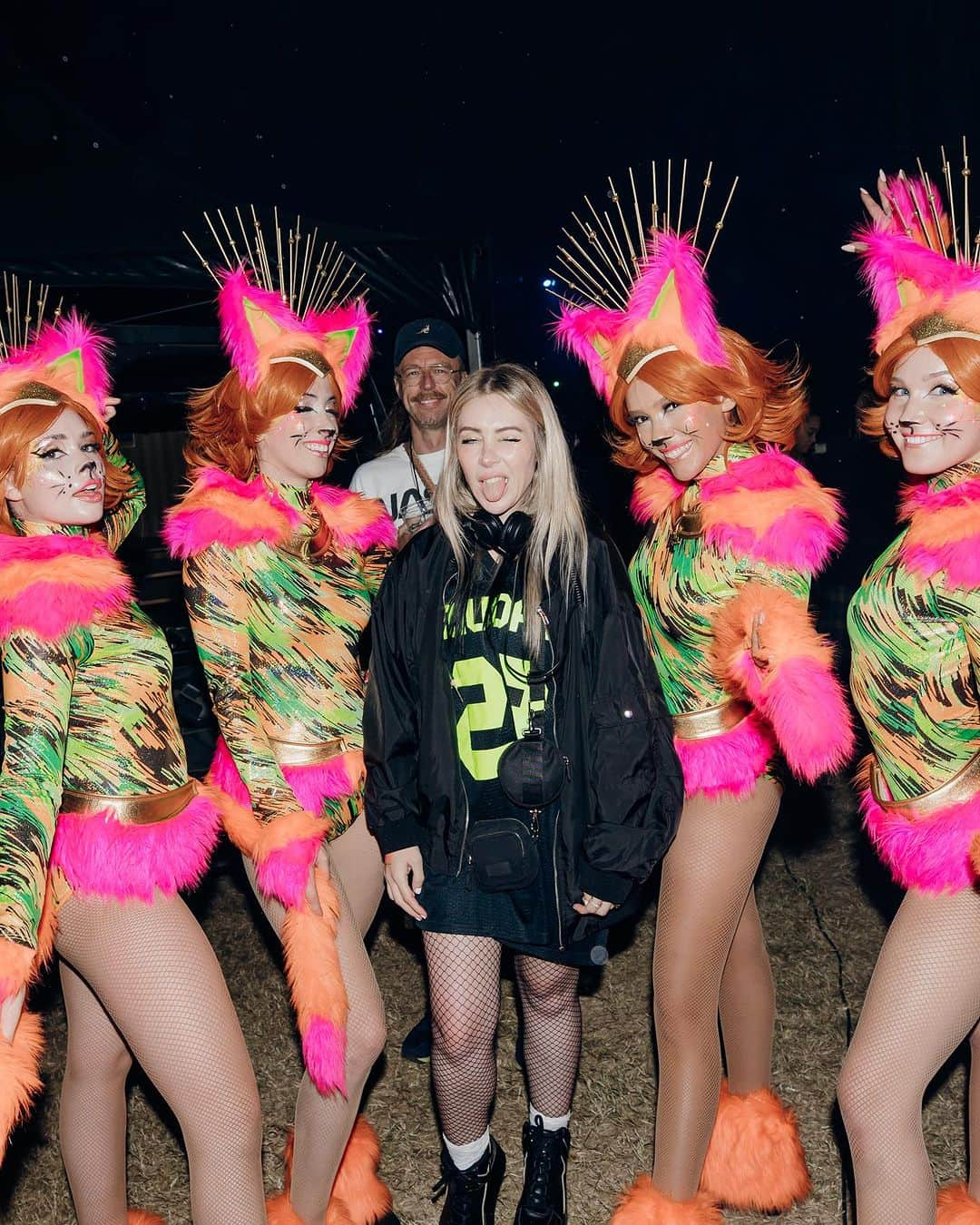 アリソン・ワンダーランドさんのインスタグラム写真 - (アリソン・ワンダーランドInstagram)「Nocturnal Wonderland last night  1. Me and all my hot girlfriends + Garth  2. Me going through TSA  3. RUN - ME 4. Inhale exhale x fred again 5. Me explaining to the dude at McDonald’s that I had just djd a rave 6. Messy in heaven - @venbee.music x @goddarduk  7. Fight or flight - me x @memba.music  8. Trying to jump 9. In ecstasy  10. Alison wonderland is 💩」9月19日 6時34分 - alisonwonderland