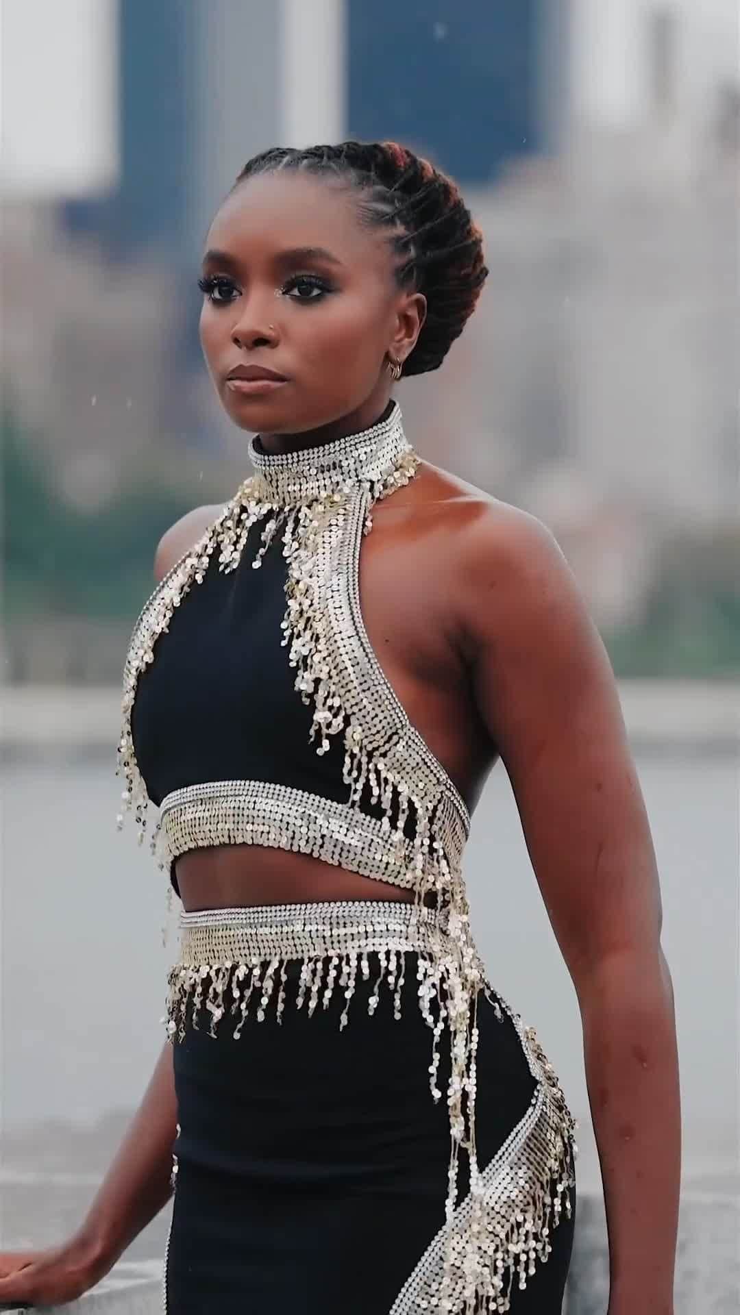 プラバルグルンのインスタグラム：「Cool Elegance⁠ ⁠ Recapping the VIP style in attendance the Prabal Gurung 2024 Spring Summer 2024 collection ⁠at @4freedomspark ⁠ ⁠ @⁠sarahhyland⁠ @kiersey⁠ @kikilayne⁠ ⁠ Video by @nishajohny @jonathanjacobs_」