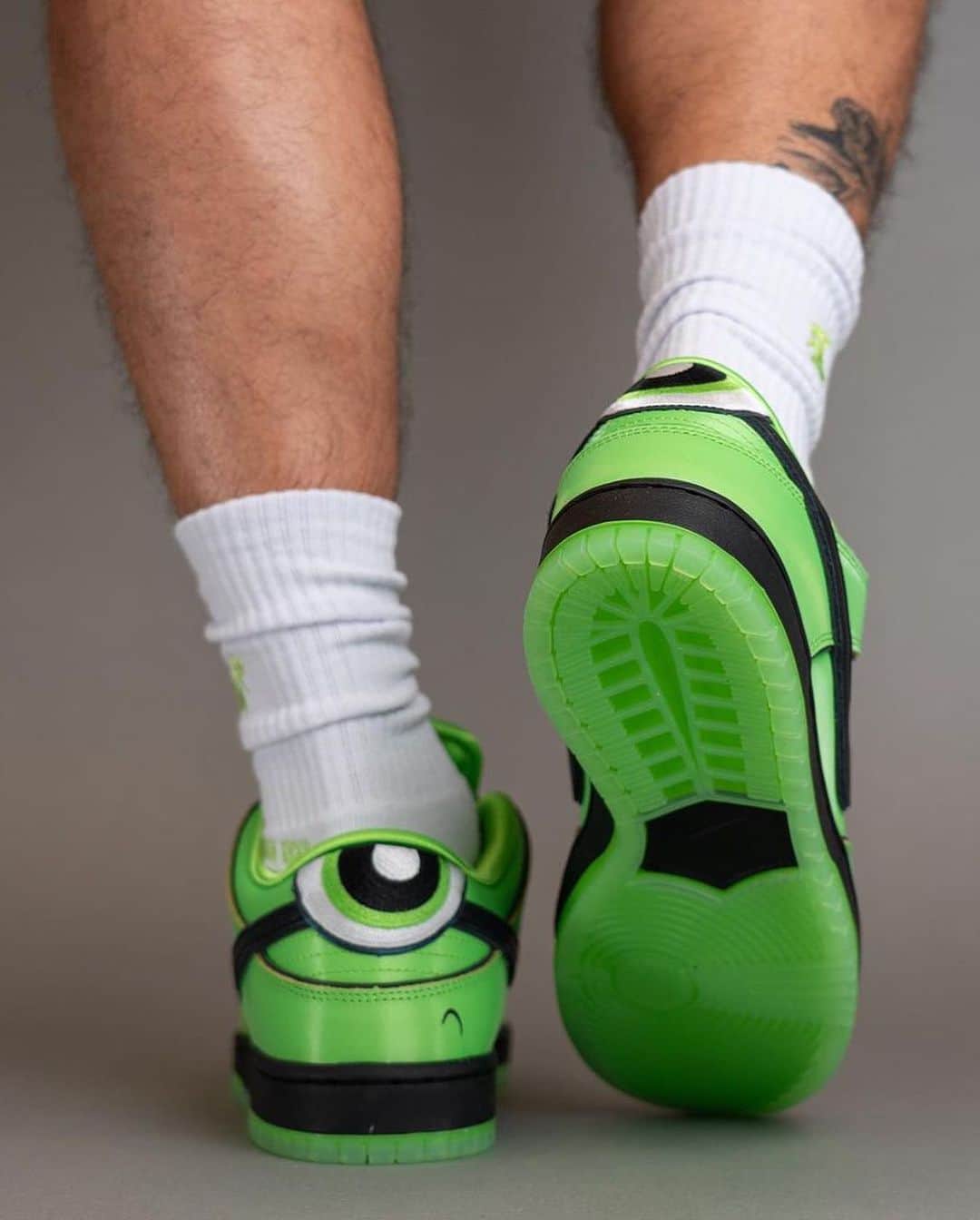 Nice Kicksさんのインスタグラム写真 - (Nice KicksInstagram)「What do we think about the “Buttercup” Nike SB Dunk Low? 🤔💚  LINK IN BIO for more info 📲 📸: @yankeekicks」9月19日 7時25分 - nicekicks