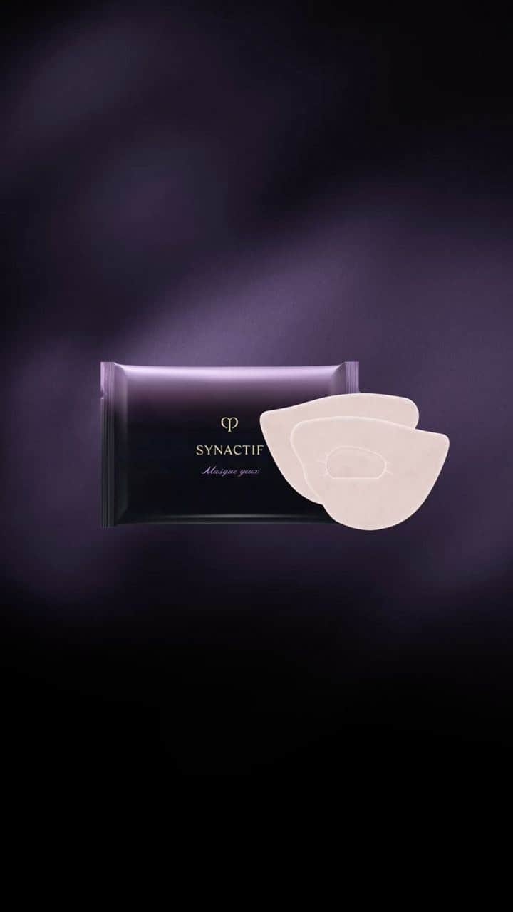 Clé de Peau Beauté Officialのインスタグラム：「Wake up to youthful-looking and refreshed eyes with our #SynactifEyeMask. The key ingredient in this extraordinary formula is the Golden Oyster Mushroom Extract, which is rich in ergothioneine, an amino acid that revitalizes the eyes. Within one 10-minute application, the appearance of densely-clustered fine lines is diminished by 7 percent and under-eye bags are 5 percent less visible.   *Clinically tested by 30 women   クレ・ド・ポー ボーテ #シナクティフマスクイユーｎ 。 ハリ不足などのエイジングサインを和らげ、くっきりと鮮明な印象の目もとへ導きます。 先進のスキンケア研究が導きだしたシナクティフだけの独自成分、ピュリファイング B*（保湿・整肌）をマスクイユーに適したバランスで配合。厳選された植物成分を効果的に組み合わせ、生命の輝きにあふれた、鮮明な顔立ち印象を目指します。  わずか１回のお手入れで、濃密なクリームが肌の角層深部まで浸透。贅沢なうるおいで満たし、乾燥による小ジワを目立たなくする**とともに、しなやかな肌へ整えます。  *桑白皮エキス、ケイ皮エキス、オドリコソウエキス、MPC コポリマー、ラウリルジメチルアミノ酢酸ベタイン、イソステアリン酸、グリセリン、キシリトール、PEG/PPG-17/4 ジメチルエーテル、アセチル化ヒアルロン酸ナトリウム、トリメチルグリシ  **効能評価試験済み」