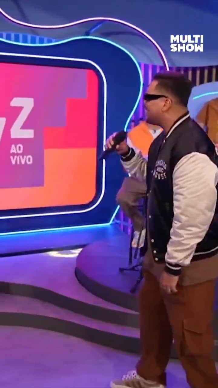 Sorriso Marotoのインスタグラム：「E esse feat de milhões do nosso apresentador @mccabelinho com o @sorrisomaroto  aqui no TVCria? 😍 #TVZCabelinho」