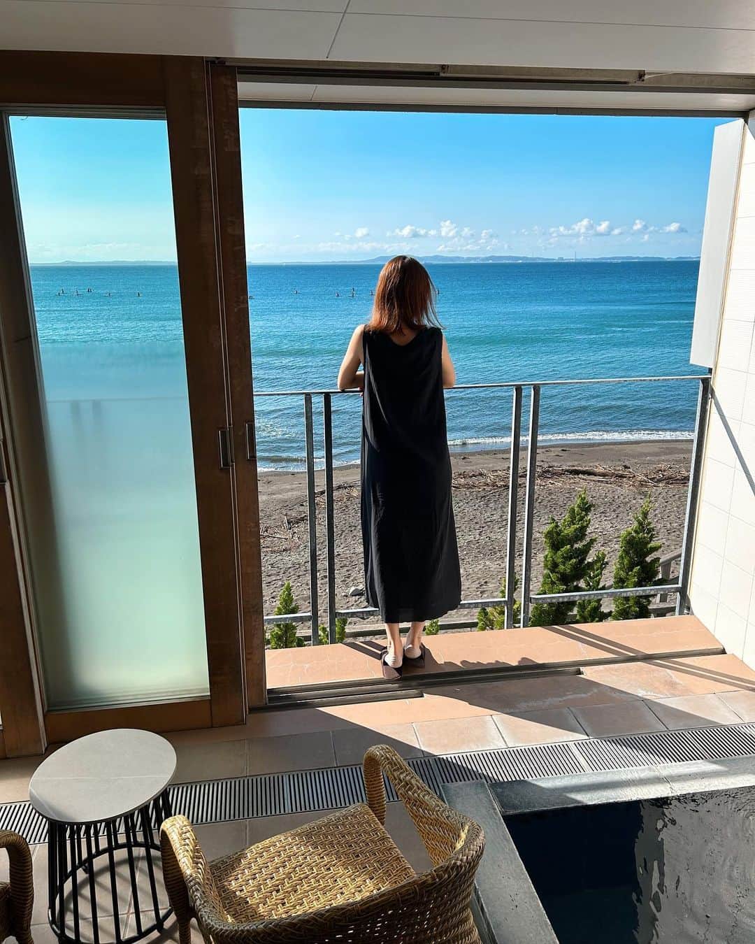 多岐川華子さんのインスタグラム写真 - (多岐川華子Instagram)「海を眺めながら温泉にも入れる最高の宿でした。  昼間は灼熱だったけど、朝晩は涼しくて良い時期だった☺️  #さざね #千葉」9月19日 8時18分 - hanako__official