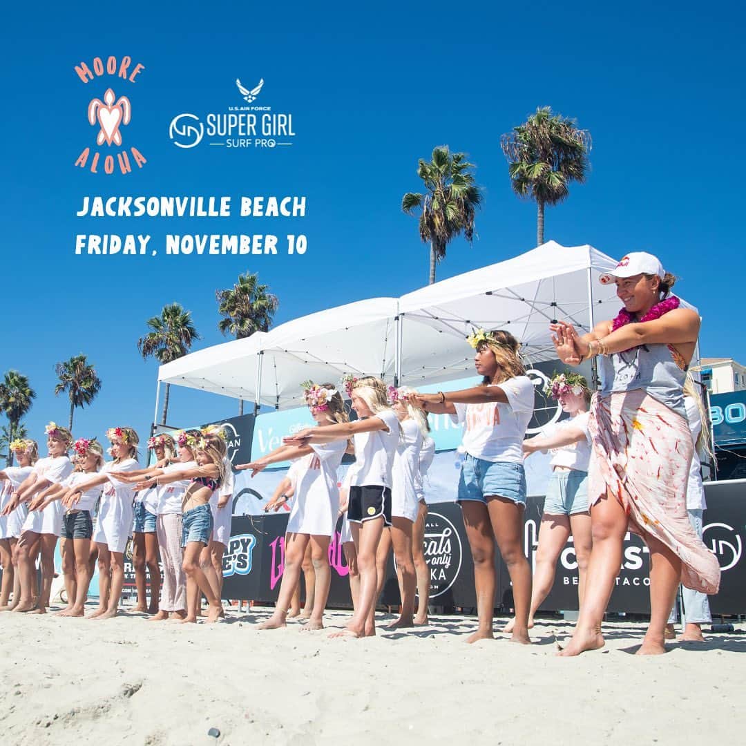 カリッサ・ムーアのインスタグラム：「Registration for the Moore Aloha mentorship program in Jacksonville Beach is NOW OPEN 🏄🏼‍♀️🌺  24 girls will have the chance to spend the day bonding, learning and surfing with Olympic Gold Medalist and 5-time World Champion, Carissa Moore, on Friday, November 10th. Don’t miss your chance to sign up for this unforgettable experience at the link in the @supergirlpro bio!  #surf #festival #supergirlpro #moorealoha #mentorship」