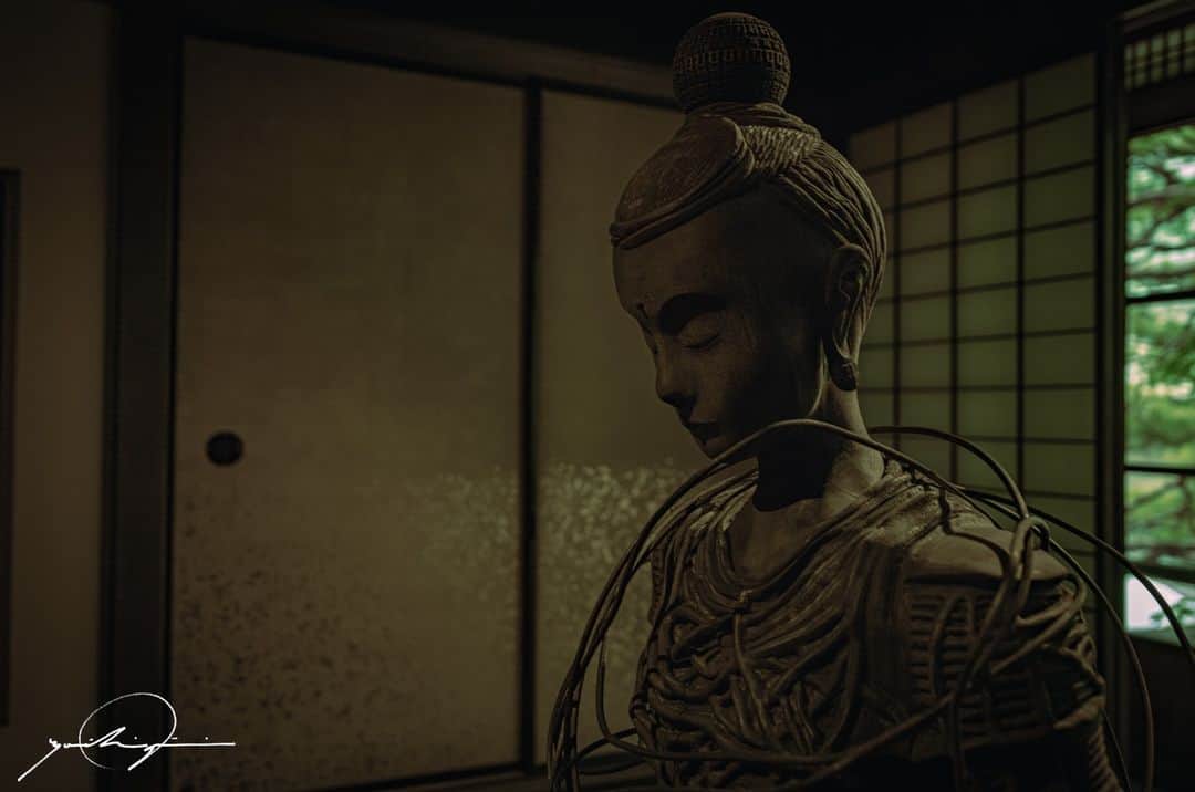 落合陽一のインスタグラム：「#object-orientedBodhisattva #オブジェクト指向菩薩 #yoichiochiai」