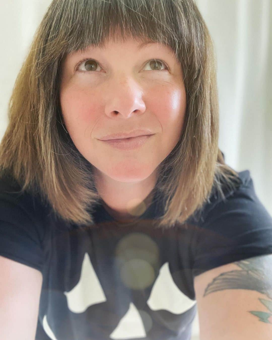 Robin May Flemingさんのインスタグラム写真 - (Robin May FlemingInstagram)「Was trying to capture my spooky glow-in-the-dark t-shirt (because hi, it’s basically already Halloween) and instead captured myself finally feeling like myself again after so many months of awkward transition.   I don’t even know what I was transitioning from (or to), but it felt an awful lot like being 12 years old again and just so, so uncomfortable in my own skin.  Did you know that we don’t magically stop growing and changing when we become adults? Sometimes it’s strange. Sometimes it’s scary. Sometimes it’s strange AND scary, and sometimes that’s kind of fun.   Sometimes it’s not fun at all.  Maybe this is my usual autumn unfurling, but I don’t think so. I think 44 is just a wild ride.」9月19日 9時09分 - robinmay