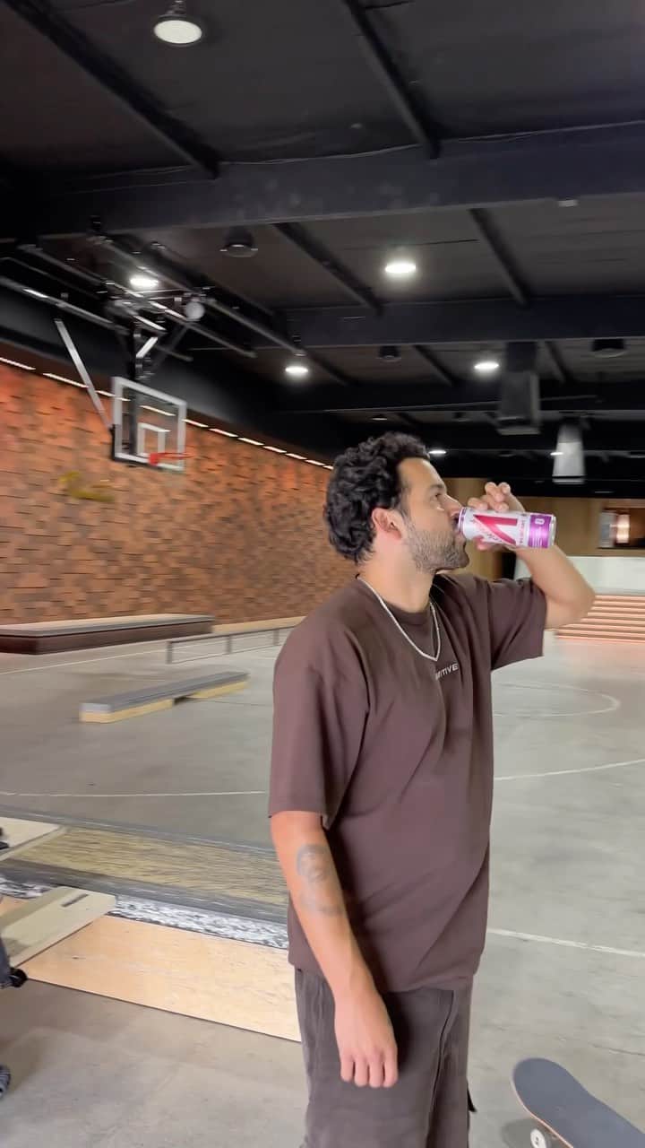のインスタグラム：「Charged up 🔋 thank you to @drinkaccelerator for keeping me going.」