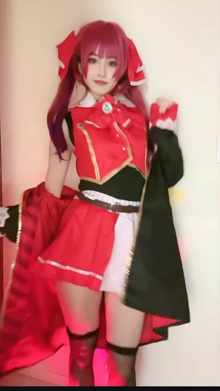 辻りんのインスタグラム：「マリン船長コスプレ🏴‍☠️ #美少女無罪♡パイレーツ #ホロライブコスプレ #宝鐘マリンコスプレ #hololivecosplay #プレッピーメイク #Cosplay #cosplay #vtuber」