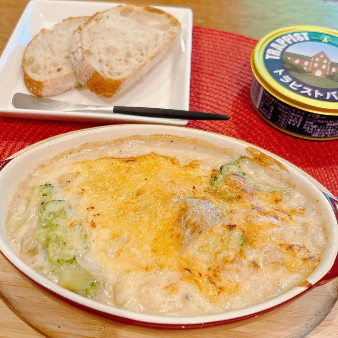 のインスタグラム：「最近のおうちごはん。 一品率高し。 #おうちごはん #夕ご飯#グラタン#チキンと帆立のグラタン #rionahazuki」
