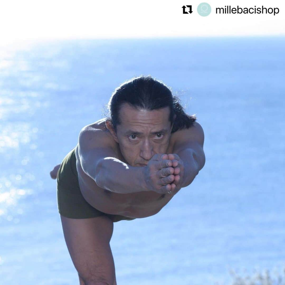 Ken Harakumaさんのインスタグラム写真 - (Ken HarakumaInstagram)「#Repost @millebacishop with @use.repost ・・・ 🔴ちらしには公式LINEのアドレスが掲載されてますが、お申込はまだ始まっておりません。 お申込み、お返事につきましては、23日以降とさせていただきます。  2023年11月3日(金)㊗︎ 青空と星空のグランピングヨガとプチマルシェ ISUMI Glamping Resort ＆Spa SOLAS いすみグランピングリゾート&スパ ソラス 千葉県いすみ市釈迦谷1610-1 にて開催します。 @glamping_yoga_events ←イベントInstagramつくりました。フォローお願いします❣️  日本ヨガ界の第一人者　ケン・ハラクマ先生と、 テレビでも活躍の谷中めぐみ先生のヨガレッスンを体験できる貴重な機会です。 @kenharakuma  @yaa__na   ソラスのグランピング施設にて、青空と星空のもと、ヨガをお楽しみいただきます。 宿泊をして1泊2日でのんびりとお過ごしください。  また、ヨガウェアやアクセサリーなどのプチマルシェも開催。 @millebacishop  ヨガウェアMILLEBACI sugamihoko  切り絵作家すがみほこ pinedoor_ Pinedoor @spica.color Spica @harumi.taketsugu.39  FLUID @jewelry_studio_aya  jewelry studio Aya tony57_labo とにーLABO @kuu704yumi  Relaxing salon Kuu @sunnysmile.headcare  sunnysmile @bonmal_kamogawa Bon-mal PUDDING @warung_ombak ワルンオンバック  宿泊をせず、ヨガとマルシェだけでも、 ヨガや宿泊をせず、マルシェだけでもお楽しみいただけます。 @international_yoga_center  @iyc_jinbocho  #ヨガ #ケンハラクマ  #ケンハラクマ先生  #谷中めぐみ　#谷中めぐみ先生 #いすみ市　#グランピング　#ソラス #青空ヨガ　#星空ヨガ　#瞑想 #マルシェ #ヨガウェア　#切り絵　#アクセサリー #レジンアート　#もみほぐし  #バザルトストーン　#インド式ヘッドケア #プリン　#インドネシア料理」9月19日 9時53分 - kenharakuma