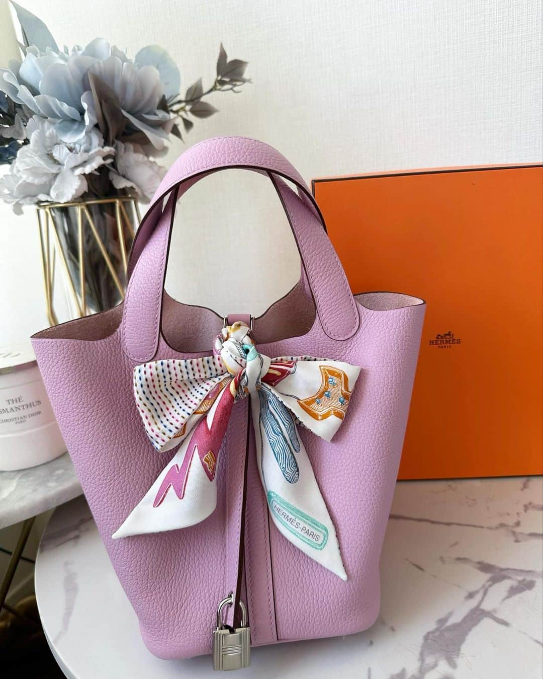 姫奈のインスタグラム：「.  急に👨🏾‍🦱が買って来てくれたピコ👜  ピコタンのカラー物は いくらあっても使える🫶 てんきゅう🫶💕  #ピコタン #hermes」