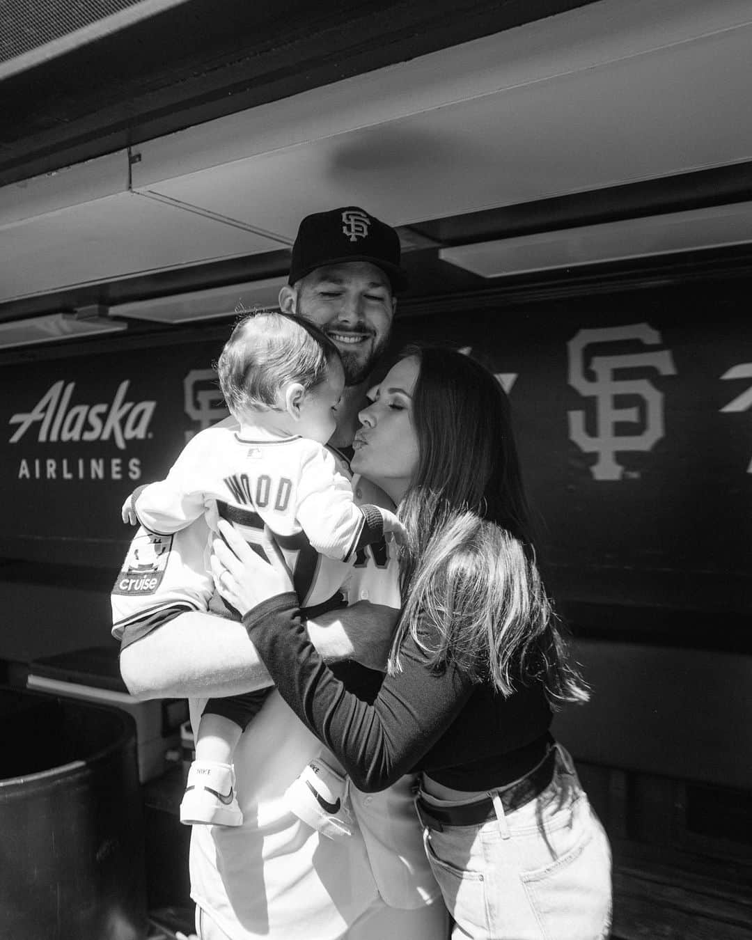 アレックス・ウッドさんのインスタグラム写真 - (アレックス・ウッドInstagram)「baby’s first baseball szn… i remember when we used to dream about this 🎞️🥲🫶🏼captured on a mix of film/digital by @elizabethpishalphoto」9月19日 10時41分 - awood45