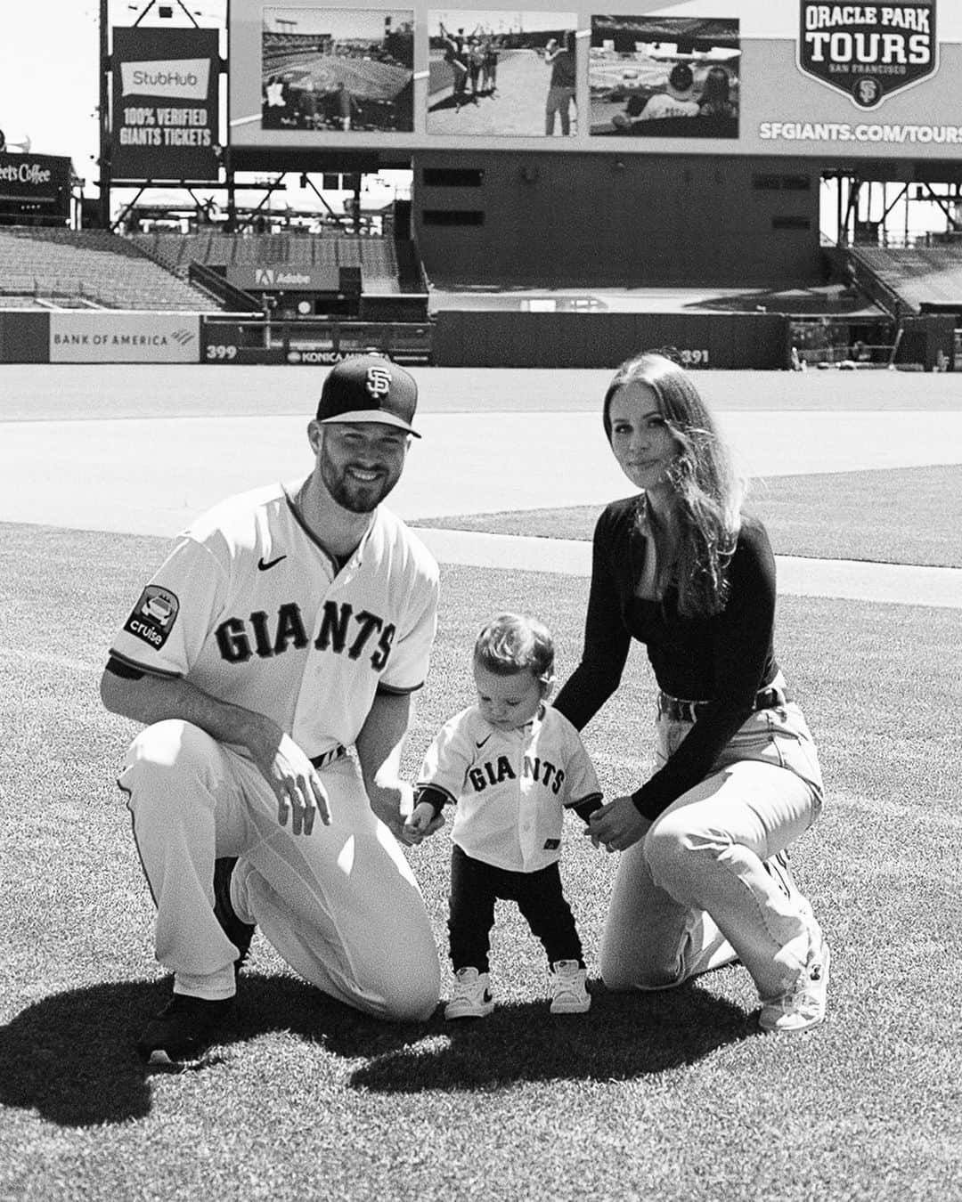 アレックス・ウッドのインスタグラム：「baby’s first baseball szn… i remember when we used to dream about this 🎞️🥲🫶🏼captured on a mix of film/digital by @elizabethpishalphoto」