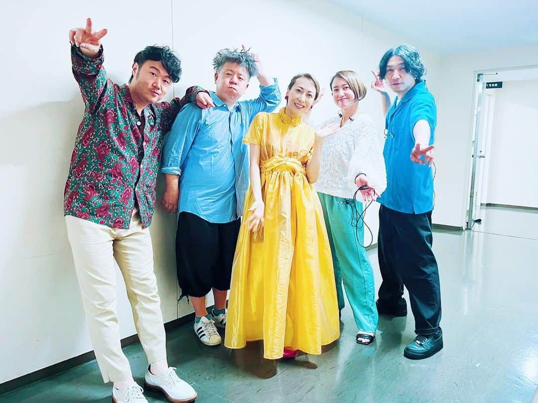 一青窈のインスタグラム：「Live in #宇都宮   Yellow dress :VINTAGE Dress with sequins: @centerforcosmicwonder」