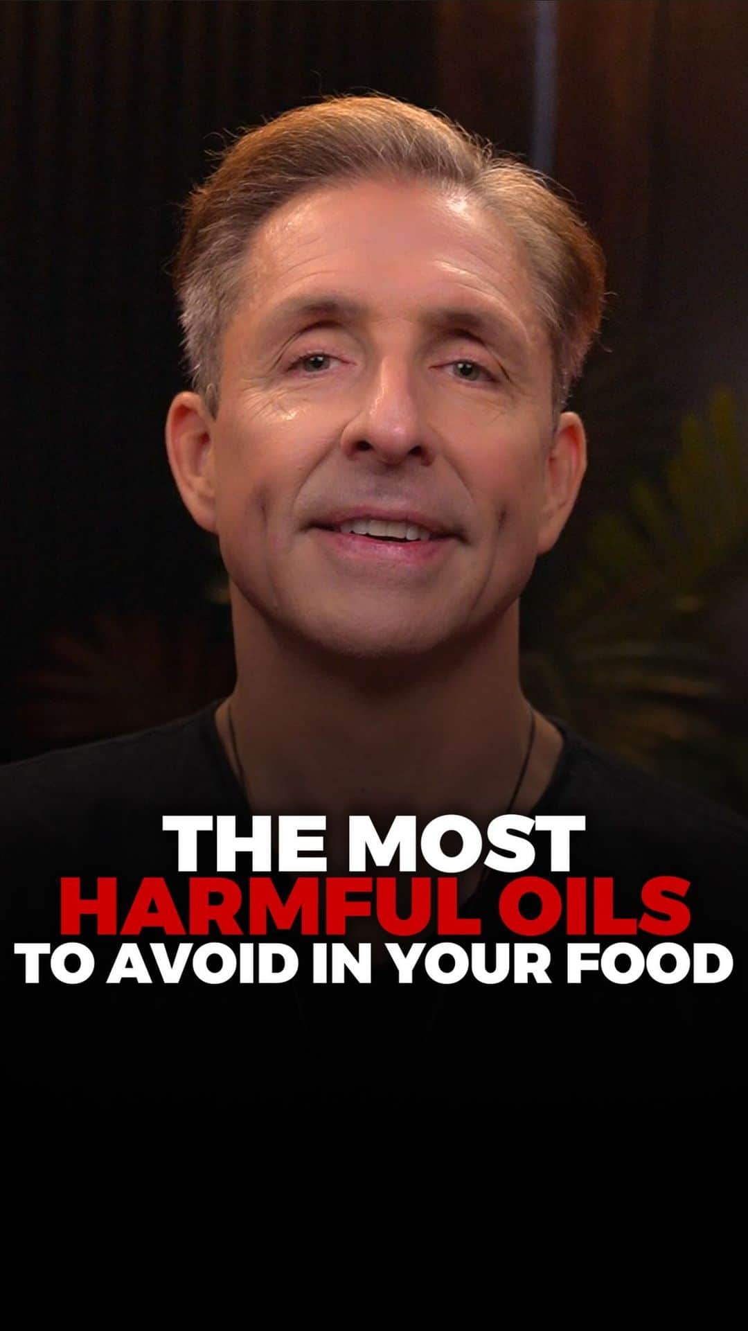 デイヴ・アスプリーのインスタグラム：「🚫 I never eat omega six oils because healthy oils taste better and don’t give you diabetes. 🥑🍳   I avoid: Soybean oil, sunflower oil, canola, and other omega 6 oils. They're everywhere, especially at restaurants and in processed food. 🚫🔥   I choose: Grass-fed butter, ghee, beef tallow, coconut oil, or palm oil, and NOW @zeroacrefarms 🌿👌   What's YOUR go-to cooking oil? Let me know in the comments!👇👩‍🍳 #DaveAsprey #Biohacker #seedoils #healthyoils」