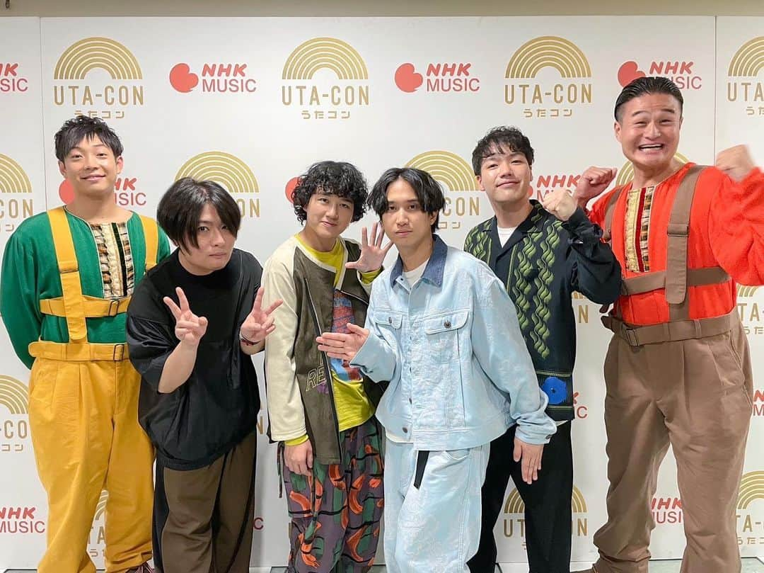 田辺由明さんのインスタグラム写真 - (田辺由明Instagram)「NHK【うたコン】ありがとうございました！！  うたコン初出演、"ネクタリン"初披露、をティモンディさんとてれび戦士たちと一緒に届けられて嬉しかった…！！  "ネクタリン"が天才てれびくんやティモンディさんのようにたくさんの人に愛される曲になれたら嬉しいです！！  #うたコン #天てれ #ネクタリン #マカロニえんぴつ #ティモンディ」9月19日 22時09分 - toriashi_vyt