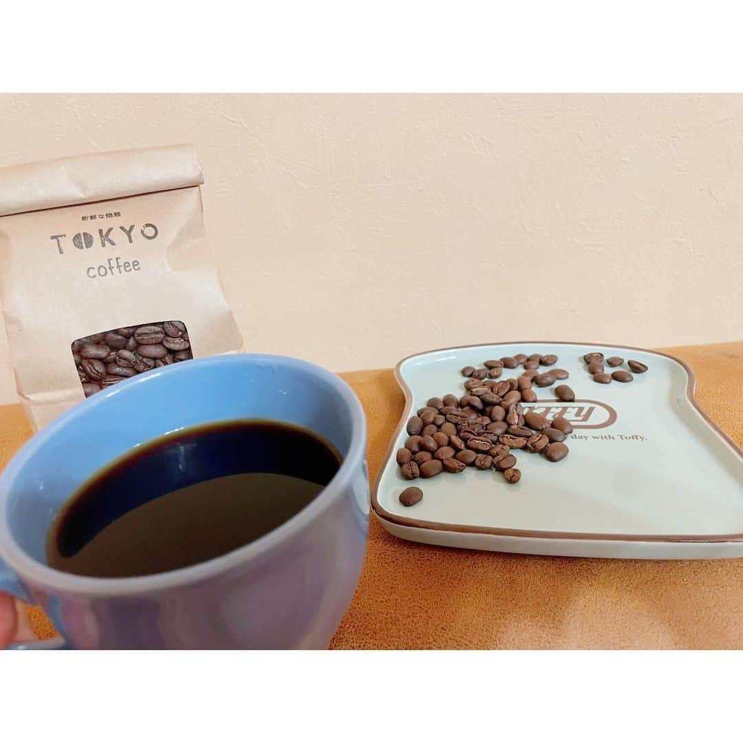 甲斐はるかさんのインスタグラム写真 - (甲斐はるかInstagram)「@tokyocoffeejp 🤎🤍 Tokyo Coffee blend☕️  新鮮なオーガニックコーヒー豆  発送日に焙煎して工房直送なので とっても新鮮👏  ディープなコクのある苦味☕️  お取り寄せやプレゼントにおすすめです🤎  店舗のcafeにも伺ったことがあるのですが とってもおすすめ☕️♡ お気に入りのカフェです🧸🤎  PR @tokyocoffeejp #おうちコーヒー #オーガニックコーヒー #東京コーヒー #コーヒー豆  #my有機 #tokyocoffejp #こーひーのある暮らし  #coffeetime #コーヒー好きな人と繋がりたい」9月19日 22時09分 - kaihalppp