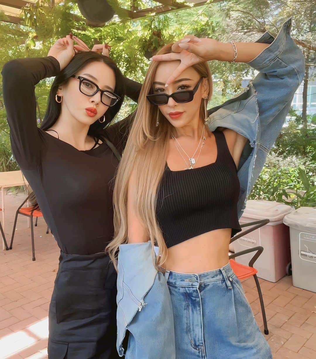 GENKINGのインスタグラム：「Sisters bond👯‍♀️ 久々に姉妹集合💖 @_megbaby_  #みんなが待ってた姉妹写真」