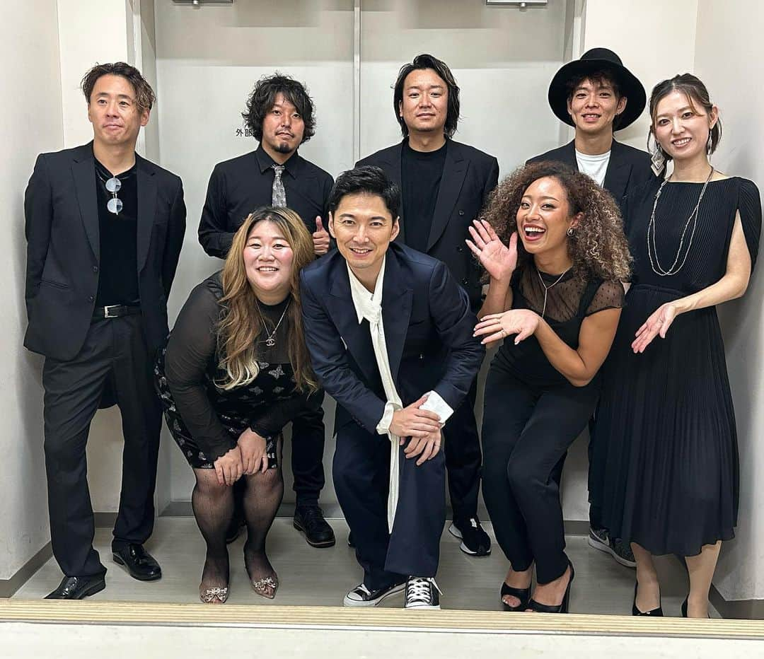 宮田悟志のインスタグラム：「. 「My Home Town Concert 2023」感謝感謝のライブでした♪  ファンの皆様が安定の空間を創ってくれて、  家族、小さな頃から僕を育ててくれた方々、同級生、中学の担任、野球関係、近所の居酒屋のお客様、バイト時代からお世話になっている皆様、そのご友人やご家族、はじめましての皆様と本当に沢山の方々が会場に来てくれて、温かい空間で笑顔溢れる時間でした♪  第二回も絶対👏 ありがとうございました♪  #宮田悟志  #敬老の日 #MyHomeTownConcert #地元 #ジモティ @miyata_satoshi  @shucream0322  @yuhei_yamazaki  @shoko_mochiyama  #taka @ayunje  @mayosamira_music  @tetsu.egawa」