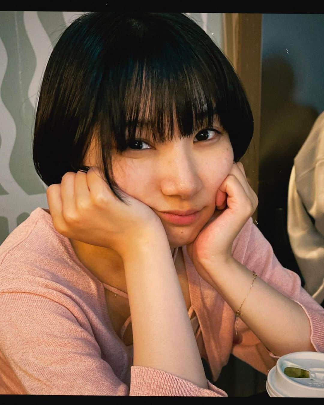 白石優愛さんのインスタグラム写真 - (白石優愛Instagram)「そうです。ストーリーに載せたら好評だったのでへへ…🦭  まだまだあっついですねぇ」9月19日 20時49分 - yua_shiraishi_