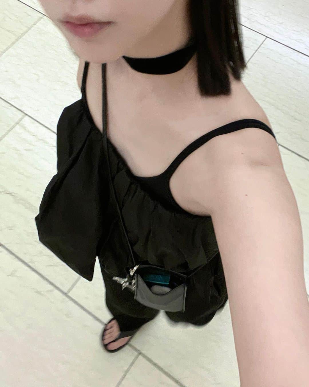 三戸セリカのインスタグラム：「🖤」