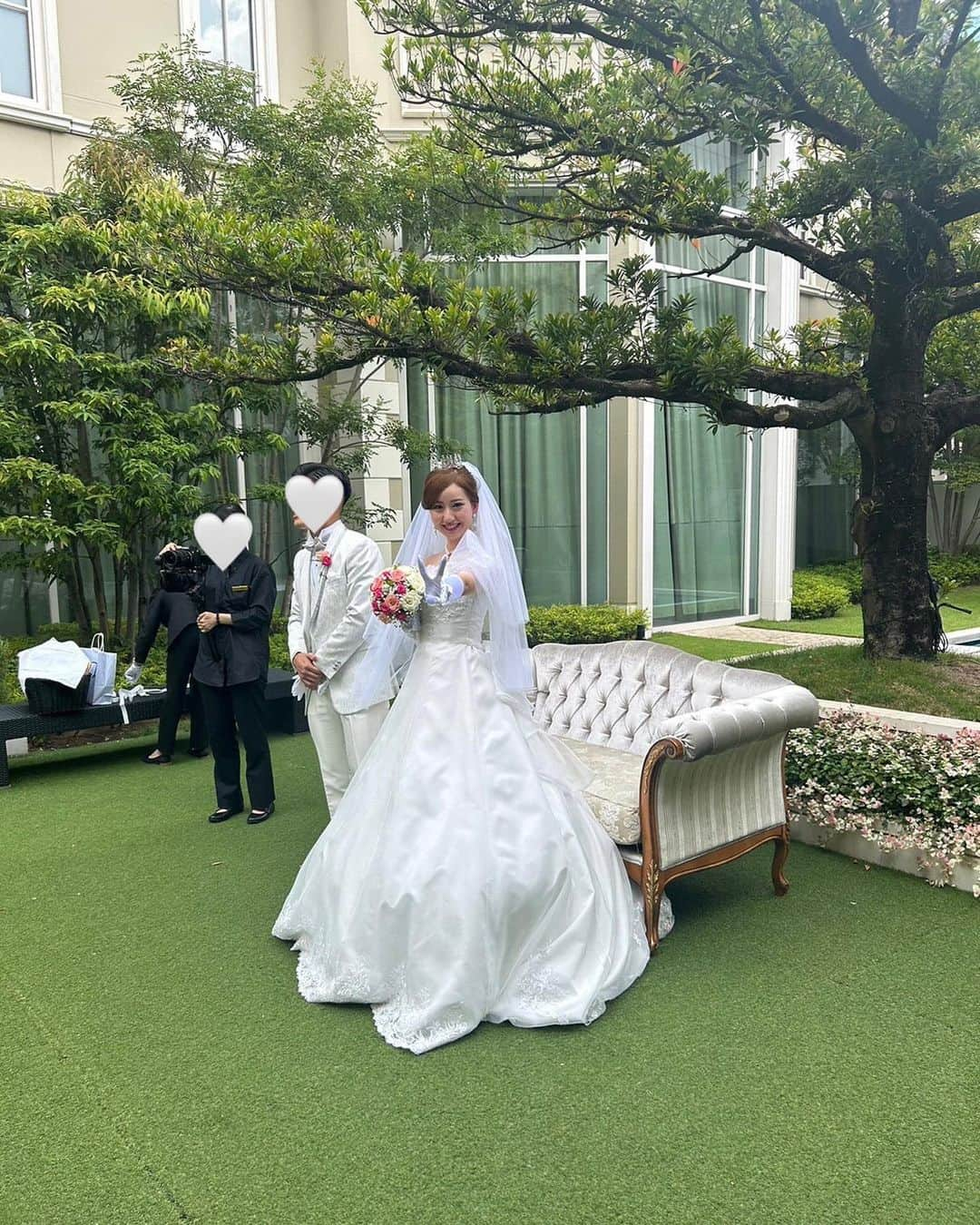 沢井里奈さんのインスタグラム写真 - (沢井里奈Instagram)「⠀ ⠀ 先日、さらの結婚式でした💍💐  さららしい笑顔溢れる結婚式で とっても幸せな気持ちになりました🥹💕💕 可愛くて美しくて、、 ほんとジャスミンでした👑💚 (ジャスミンはさらが好きなプリンセス👸🏻)  呼んでくれてありがとう🥰 末永くお幸せに🫶🏻🫶🏻🫶🏻  さらはdelaの2期生で💚 2期生のあやね🧡まこと💛 3期生のゆりりん💜ありさ🩷にも 久しぶりに会えて嬉しかった！！ 余興も素敵な思い出です☺️💓💓 ⠀ ⠀ #happywedding #結婚式」9月19日 20時56分 - sawairina